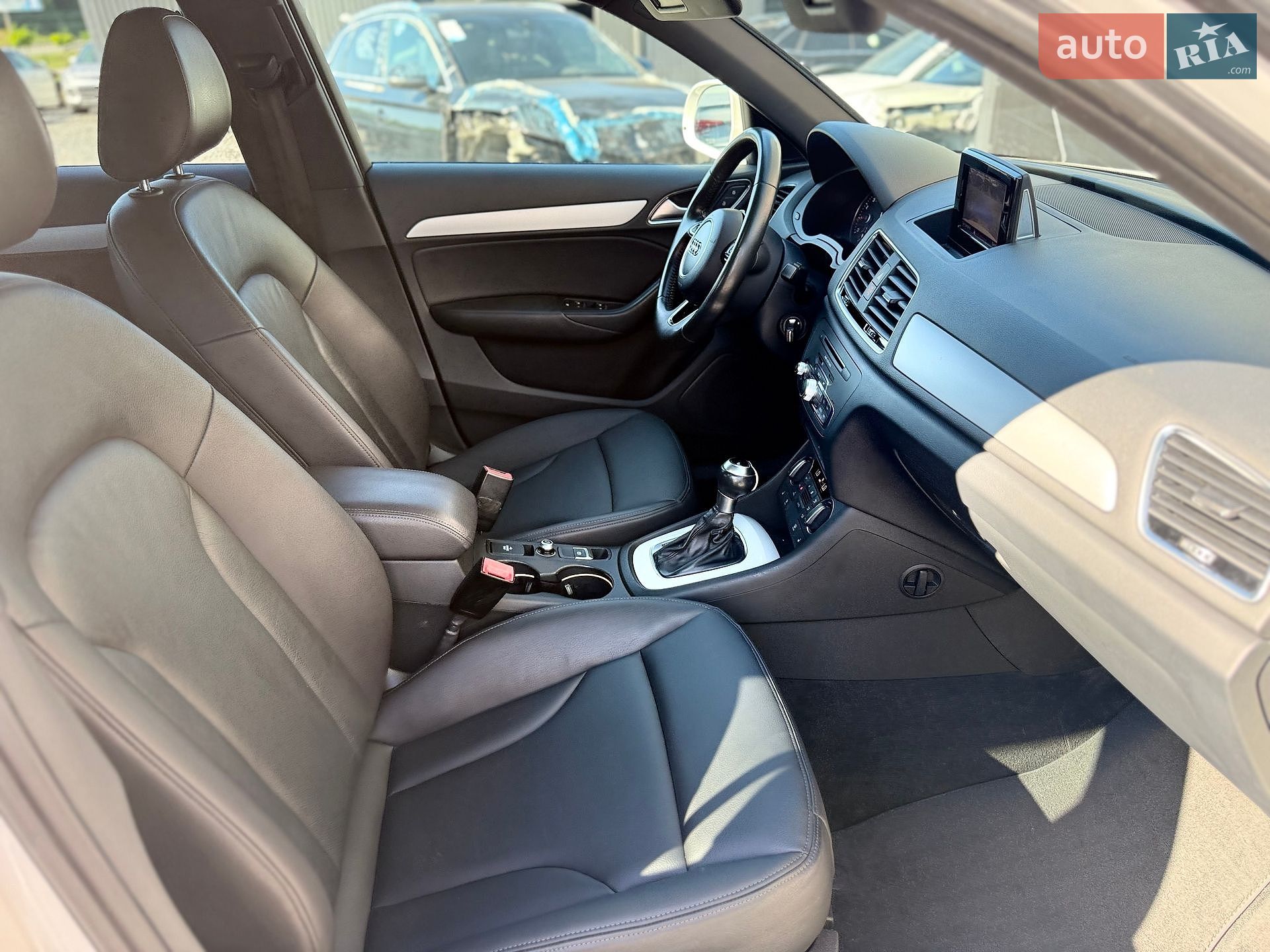 Audi Q3 2018 VIN WA1BCCFSXJR012223 фото оголошення 41 з 60