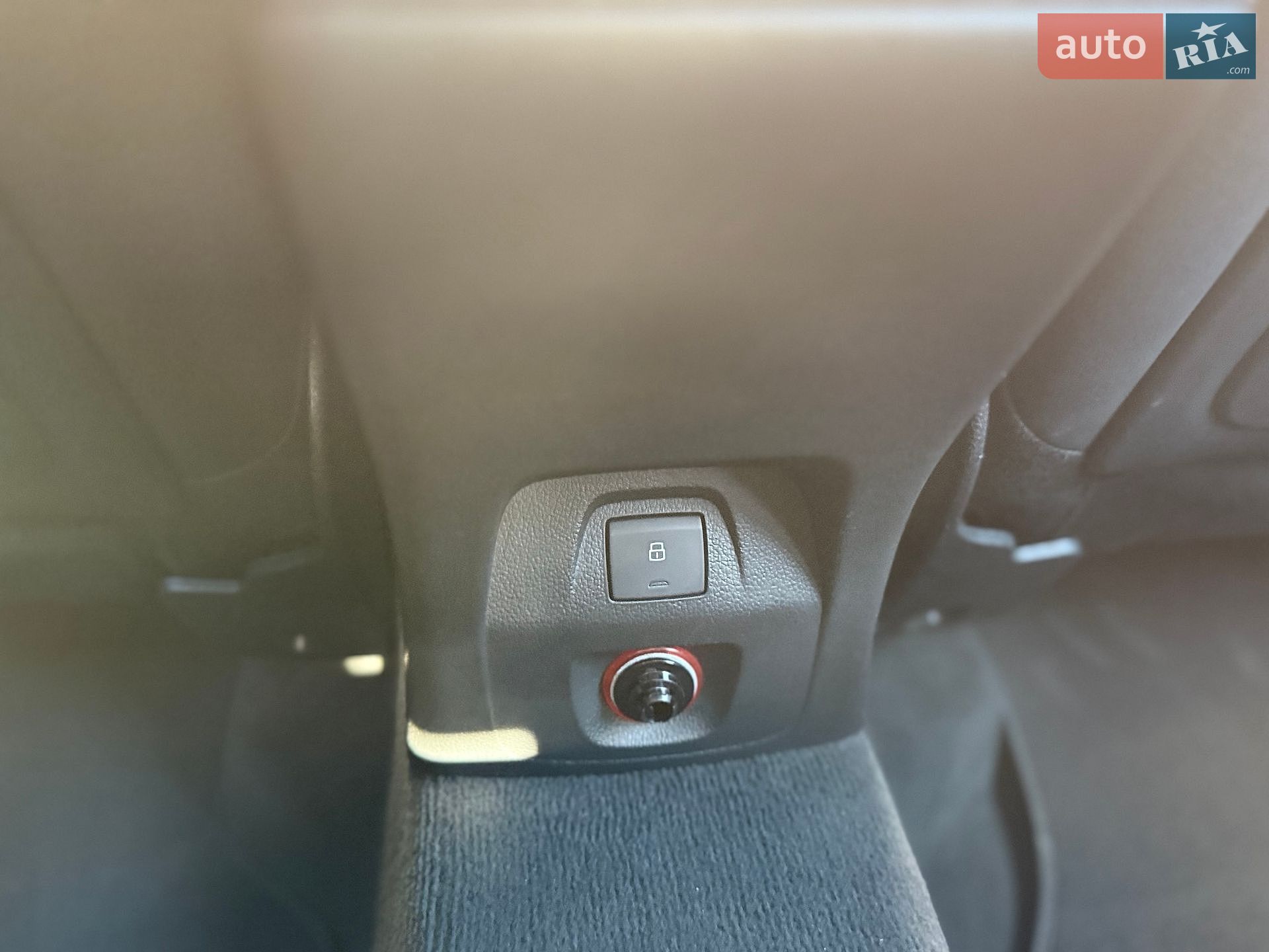 Audi Q3 2018 VIN WA1BCCFSXJR012223 фото оголошення 49 з 60