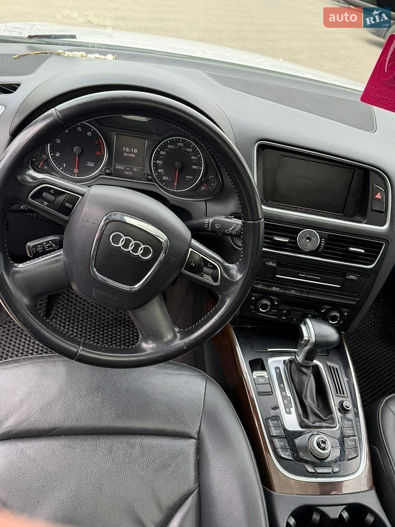 Audi Q5 2011 VIN WA1LFAFP0BA116988 фото оголошення 14 з 15