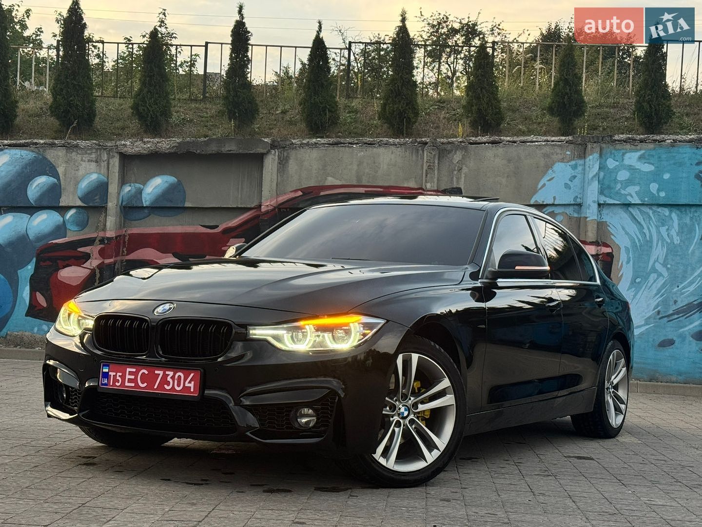 BMW 3 Series 2017 VIN WBA8E5C30HK389050 фото оголошення 3 з 31
