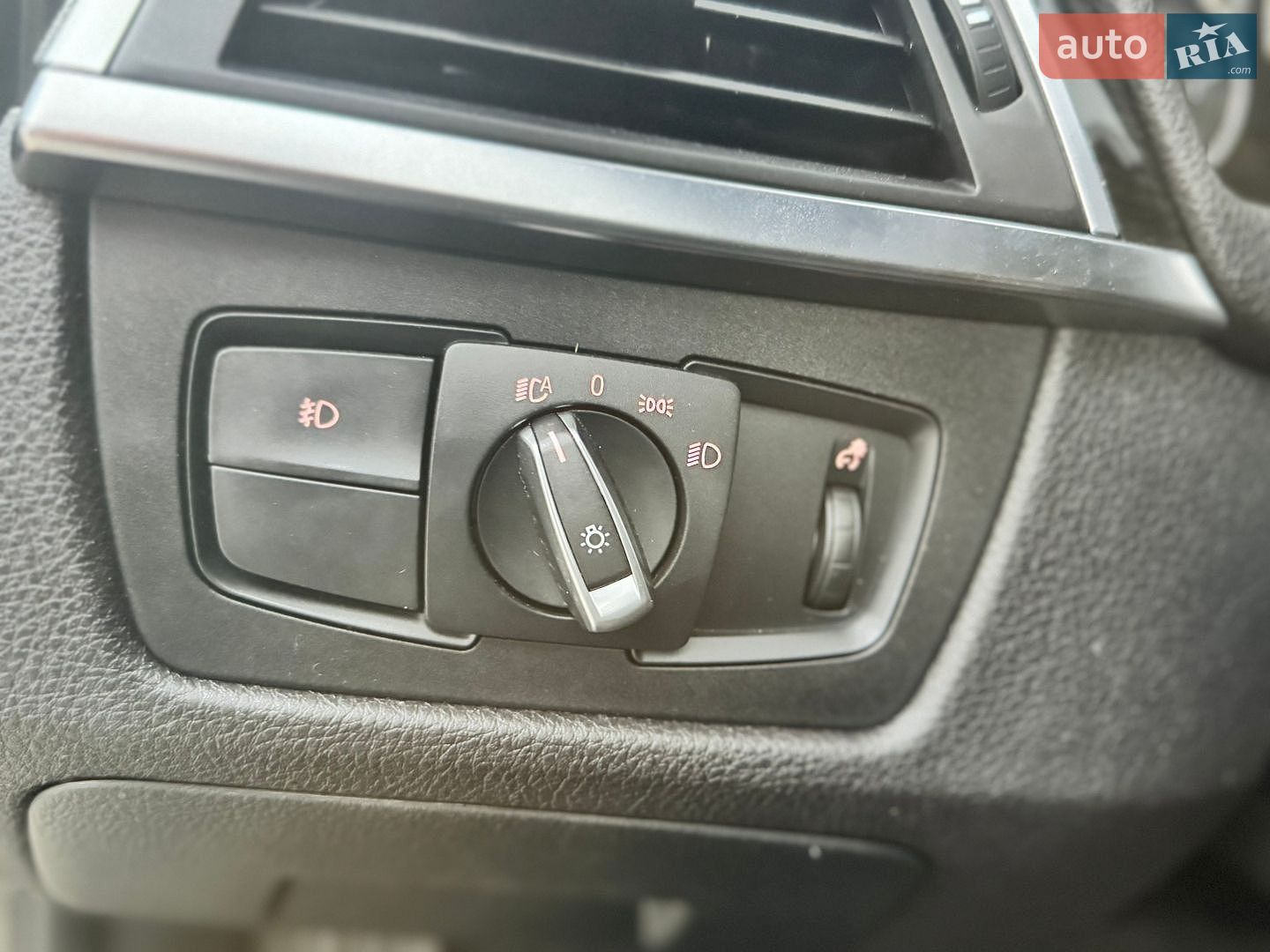 BMW 3 Series 2017 VIN WBA8E5C30HK389050 фото оголошення 23 з 31