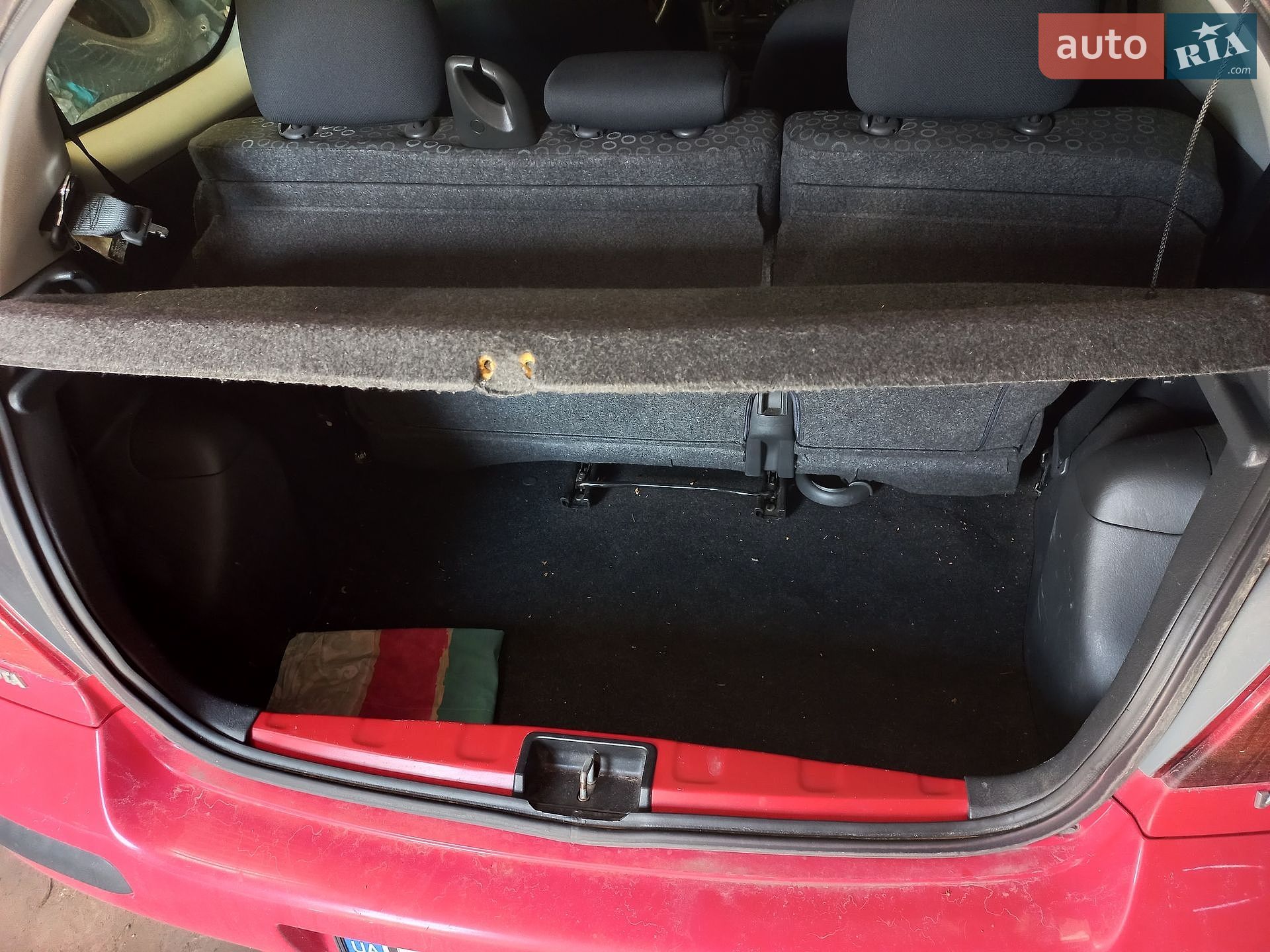 Toyota Yaris 2004 VIN VNKJV18390A355373 фото оголошення 17 з 18