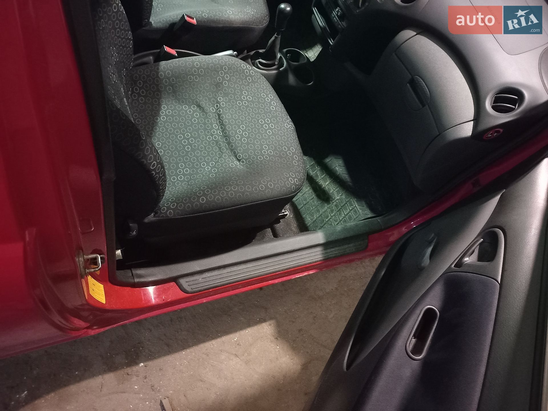Toyota Yaris 2004 VIN VNKJV18390A355373 фото оголошення 9 з 18