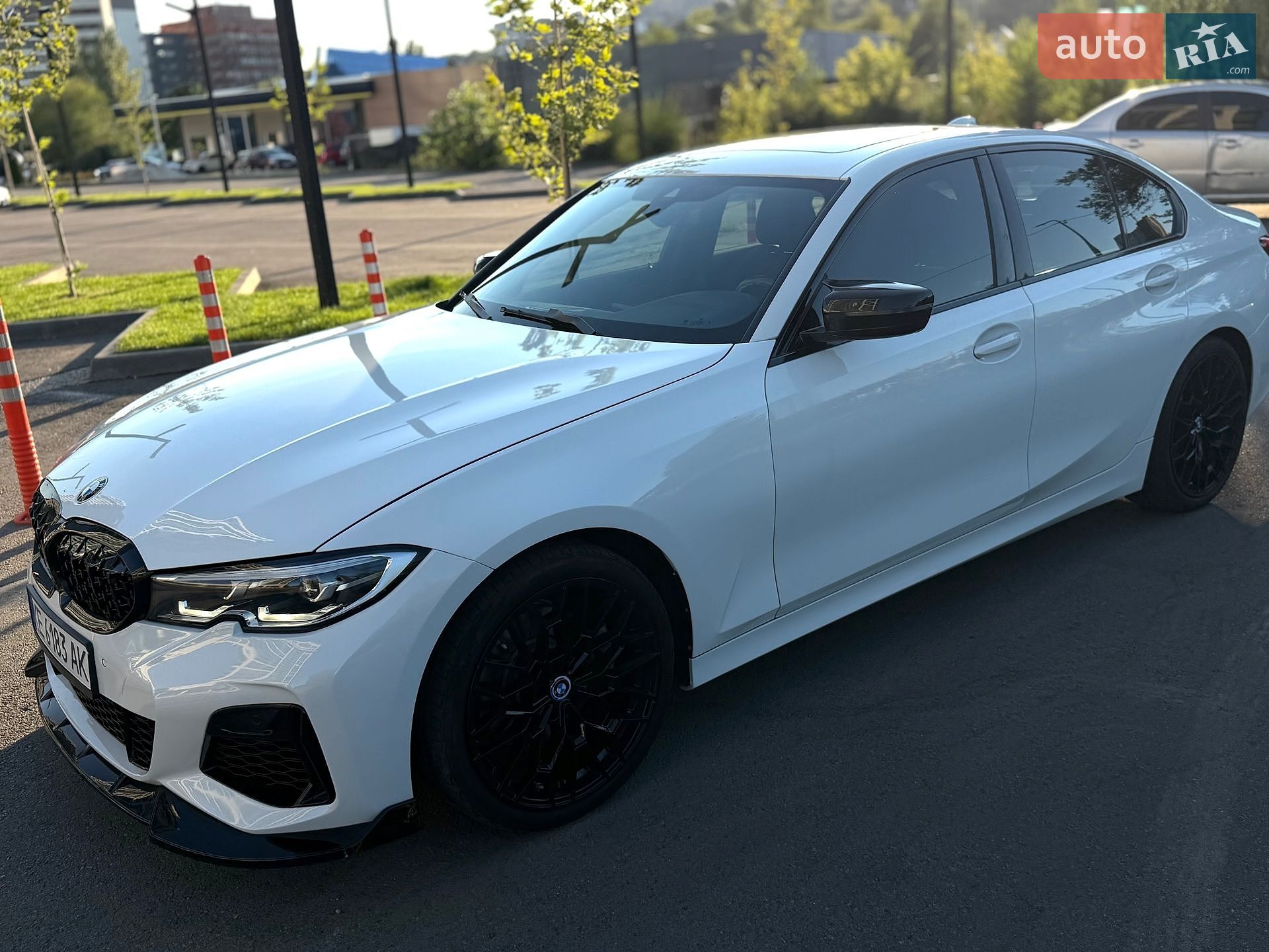 BMW 3 Series 2021 VIN 3MW5R1J06M8B79590 фото оголошення 2 з 52