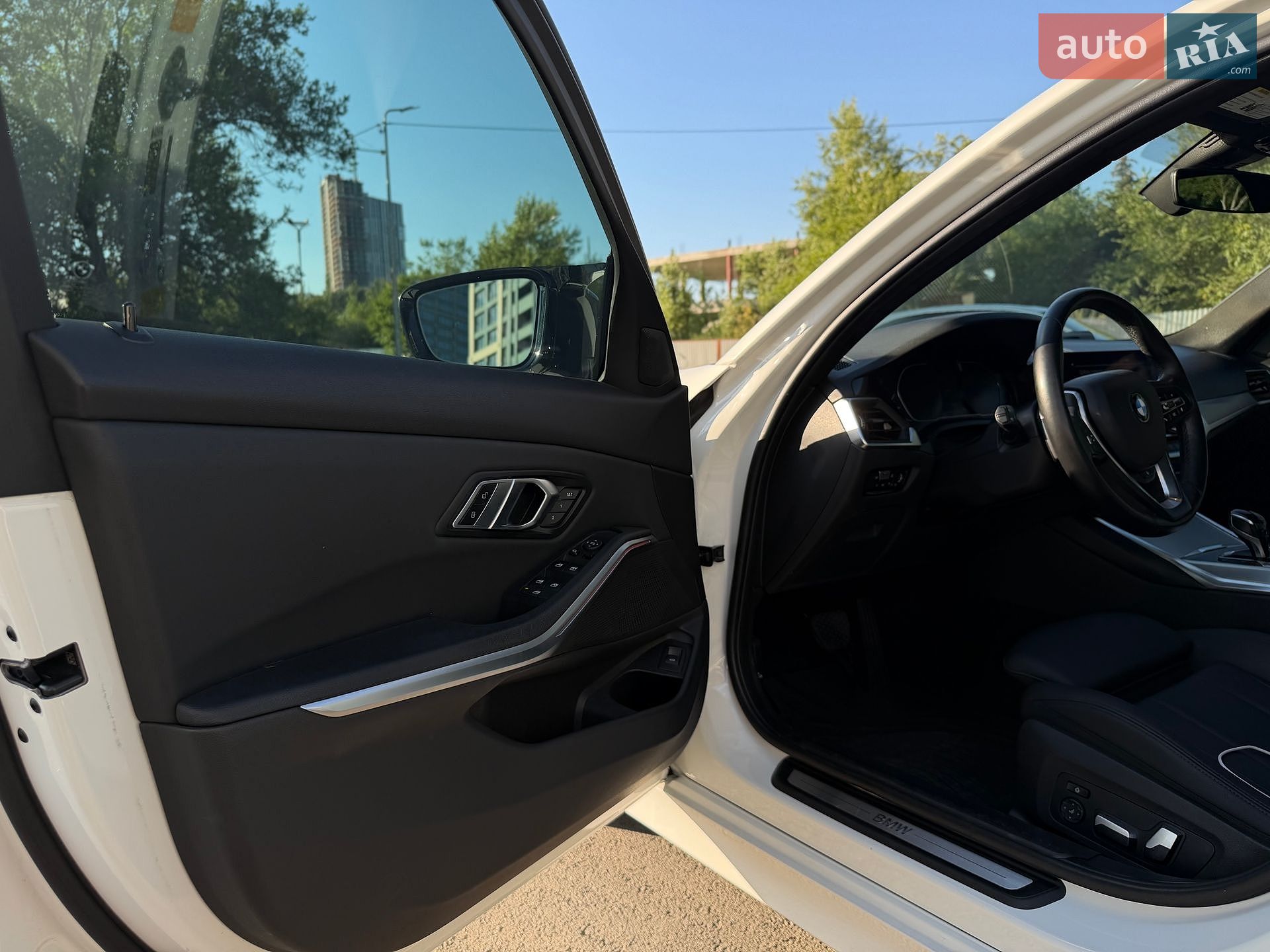 BMW 3 Series 2021 VIN 3MW5R1J06M8B79590 фото оголошення 16 з 52