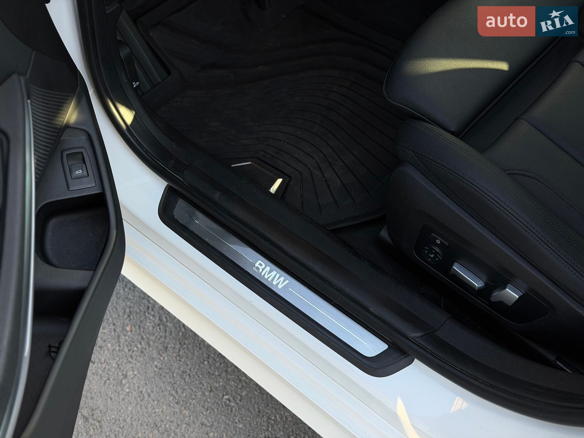 BMW 3 Series 2021 VIN 3MW5R1J06M8B79590 фото оголошення 32 з 52