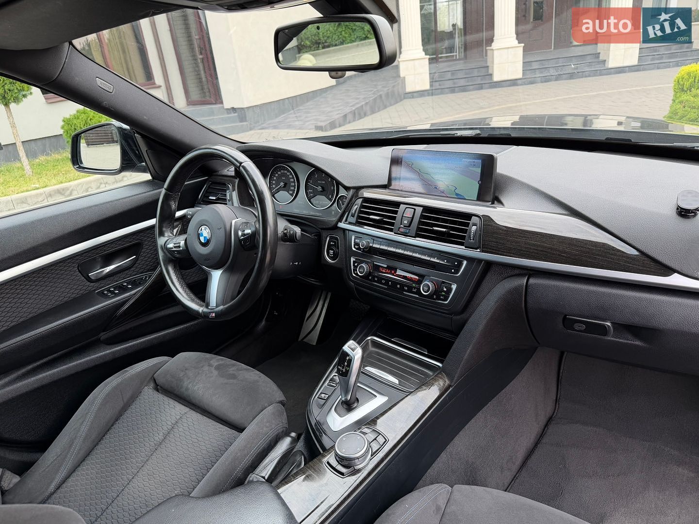 BMW 3 Series 2015 VIN WBA3Y51050GZ92190 фото оголошення 31 з 56