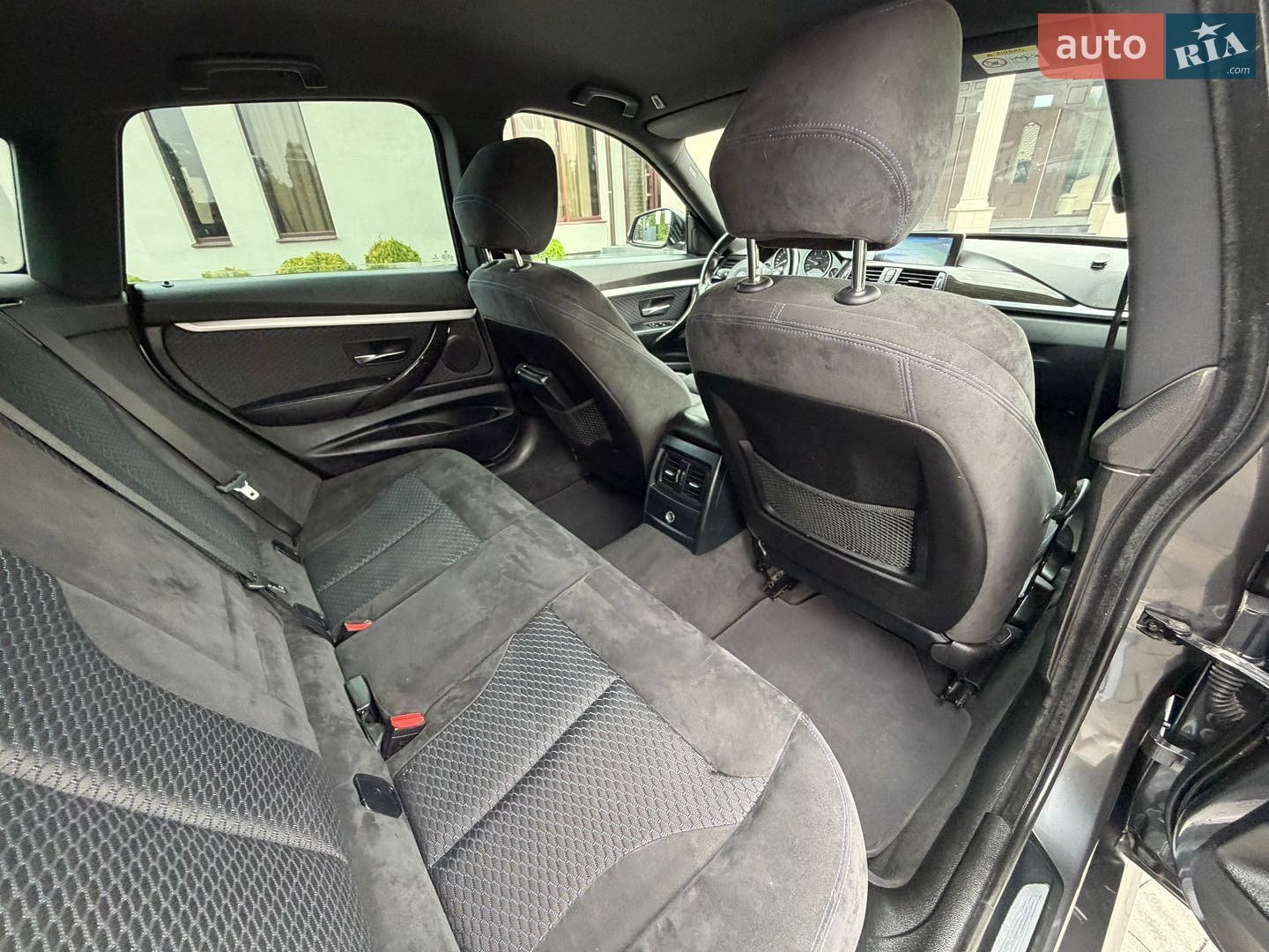 BMW 3 Series 2015 VIN WBA3Y51050GZ92190 фото оголошення 34 з 56