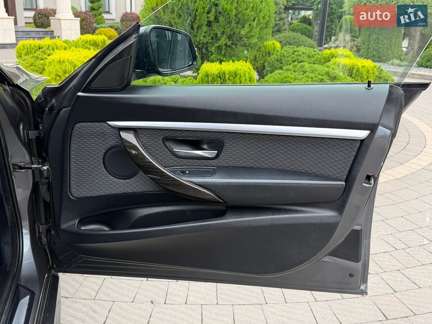 BMW 3 Series 2015 VIN WBA3Y51050GZ92190 фото оголошення 33 з 56