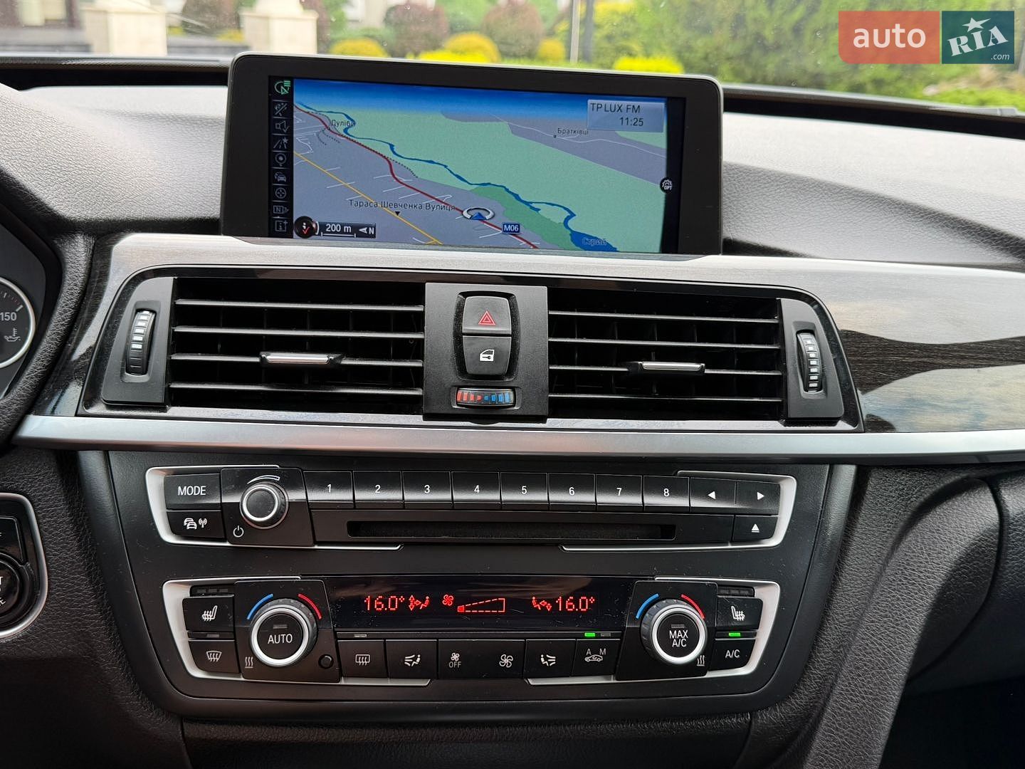 BMW 3 Series 2015 VIN WBA3Y51050GZ92190 фото оголошення 51 з 56