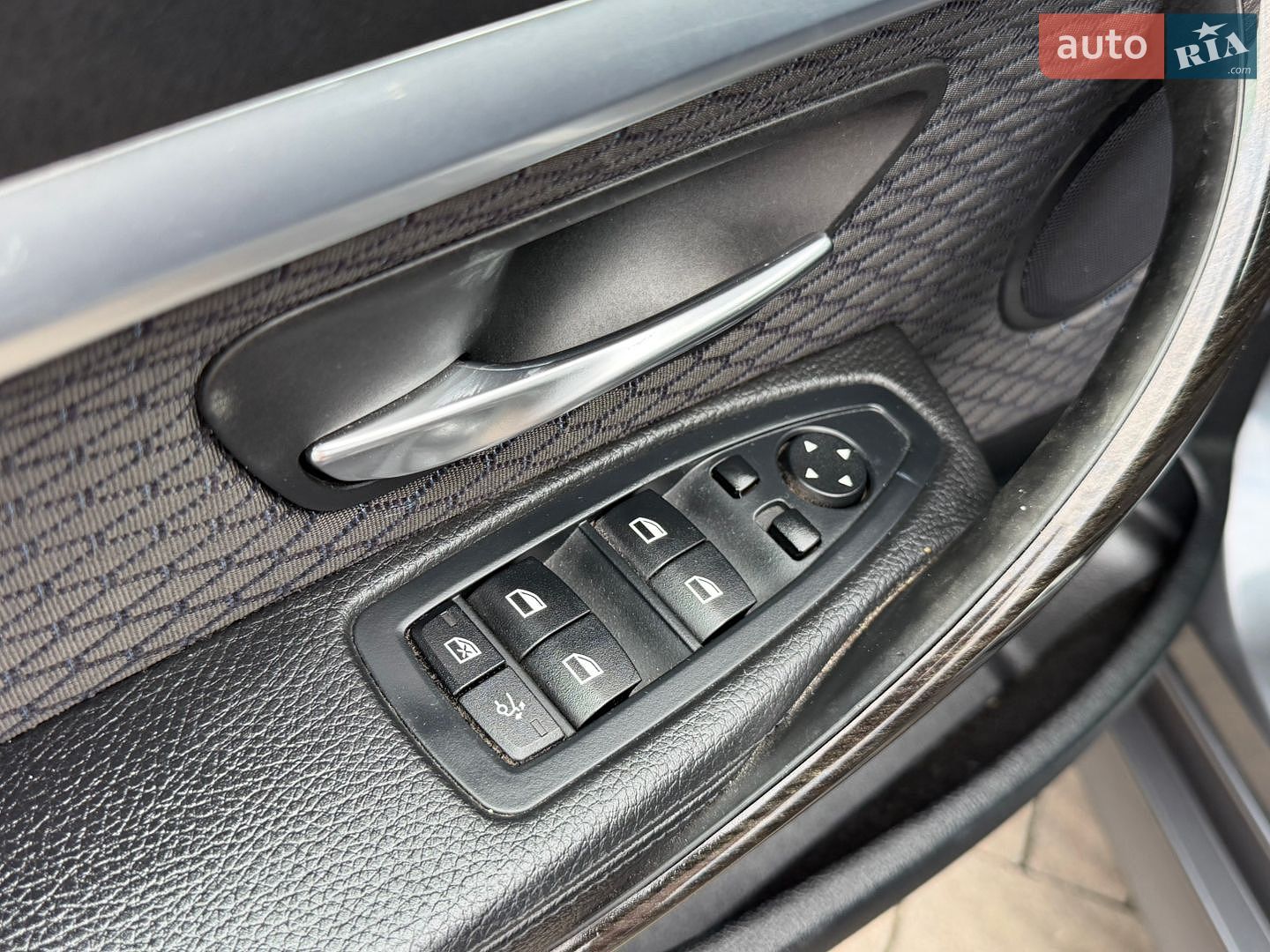 BMW 3 Series 2015 VIN WBA3Y51050GZ92190 фото оголошення 45 з 56
