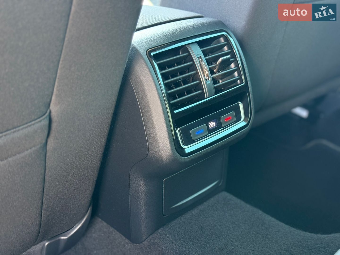Volkswagen Passat 2020 VIN WVWZZZ3CZME002985 фото оголошення 28 з 86