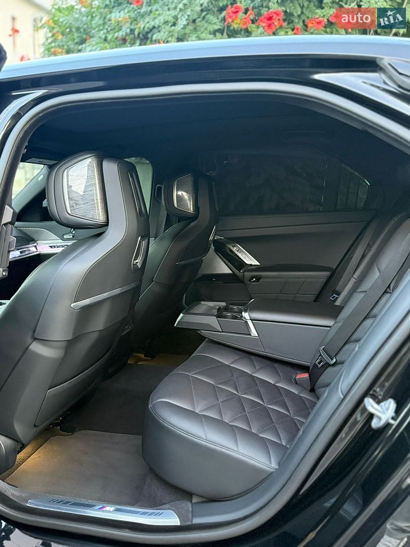 BMW 7 Series 2023 VIN WBA23EH06PCM61565 фото оголошення 26 з 38