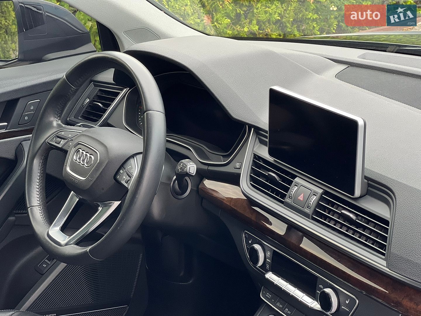 Audi Q5 2018 VIN WA1BNAFY5J2241887 фото оголошення 40 з 70