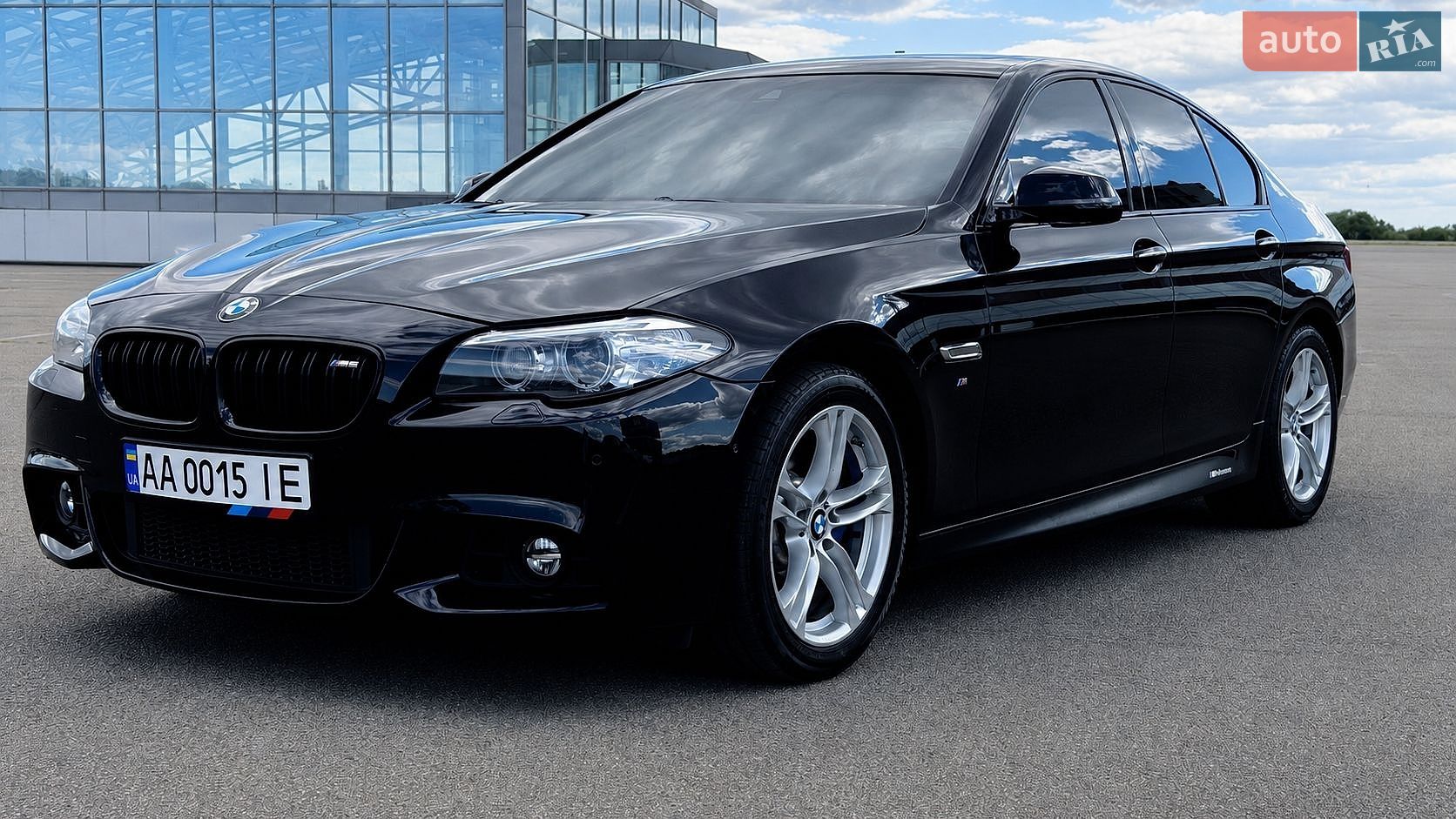 BMW 5 Series 2015 VIN WBA5A5C57FD519925 фото оголошення 3 з 48