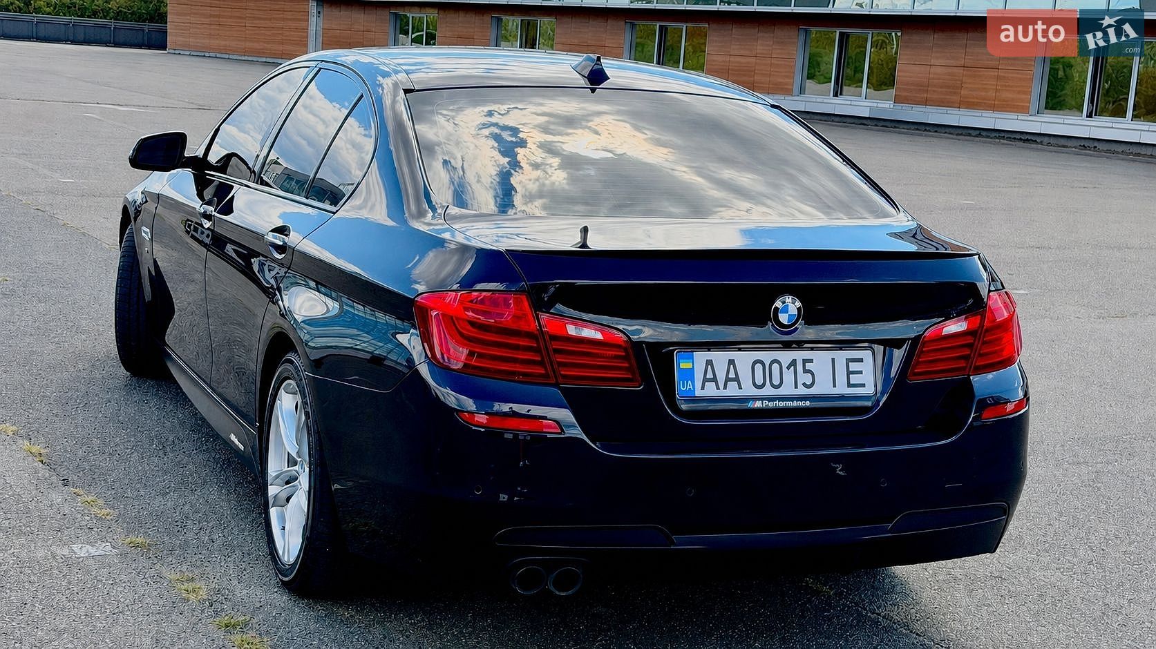 BMW 5 Series 2015 VIN WBA5A5C57FD519925 фото оголошення 6 з 48