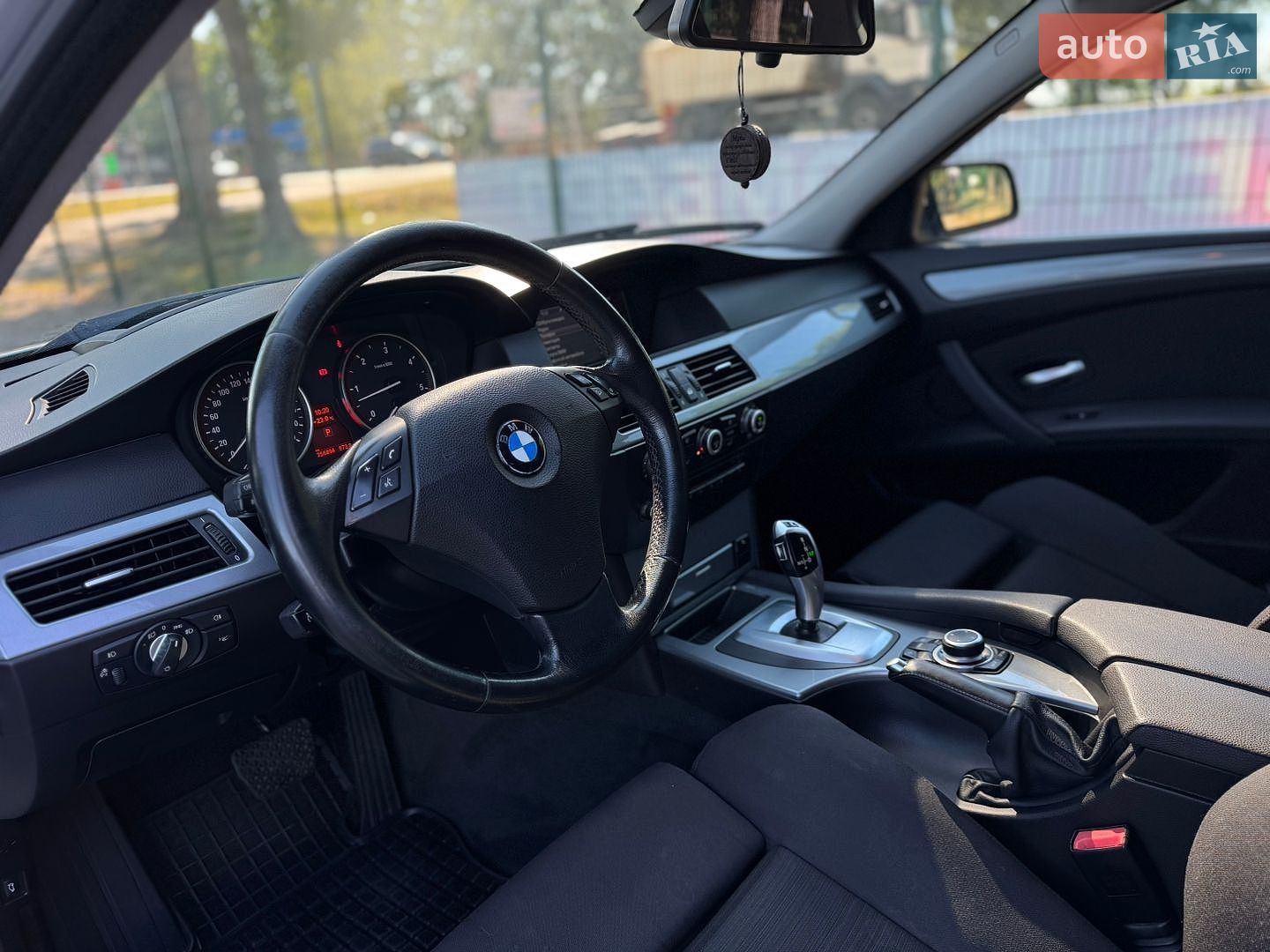 BMW 5 Series 2009 VIN WBAPY51060CX16738 фото оголошення 16 з 49