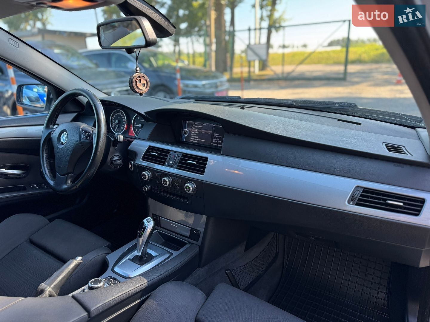 BMW 5 Series 2009 VIN WBAPY51060CX16738 фото оголошення 13 з 49