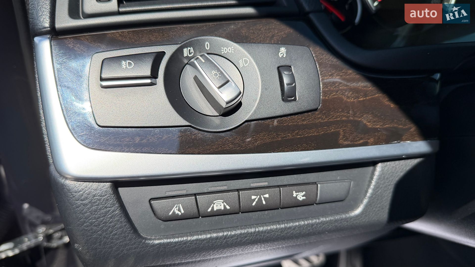 BMW 5 Series 2015 VIN WBA5A5C57FD519925 фото оголошення 22 з 48