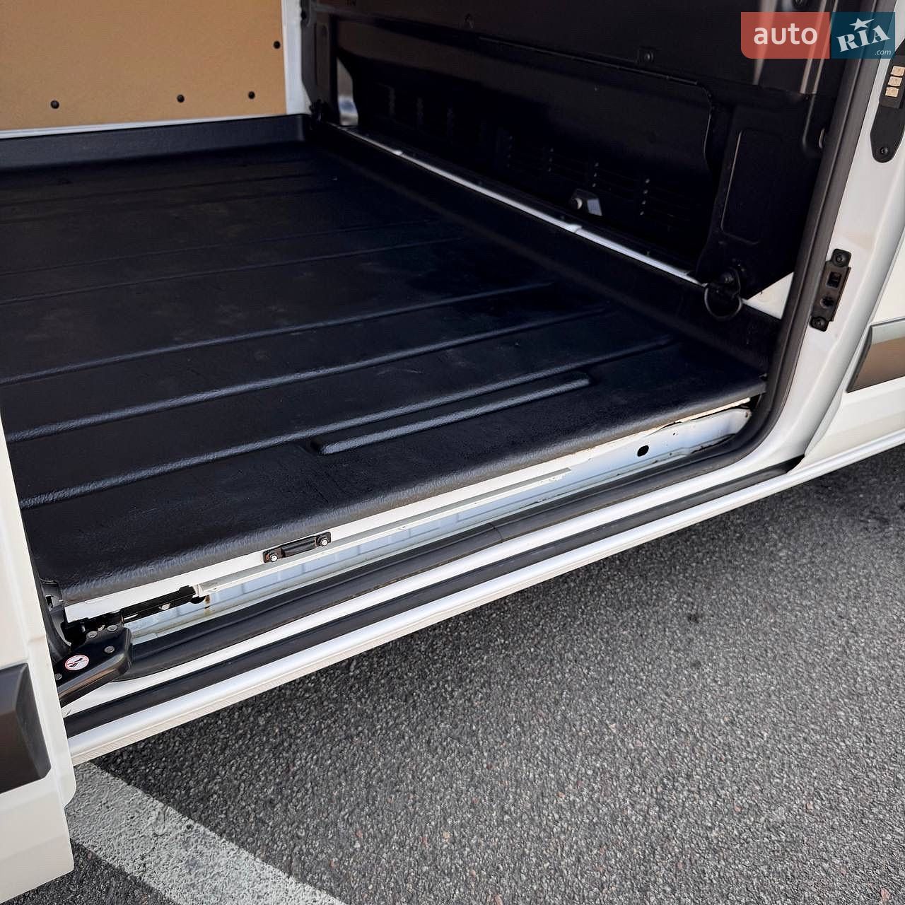 Ford Transit Custom 2021 VIN WF0YXXTTGYMK06103 фото оголошення 38 з 51