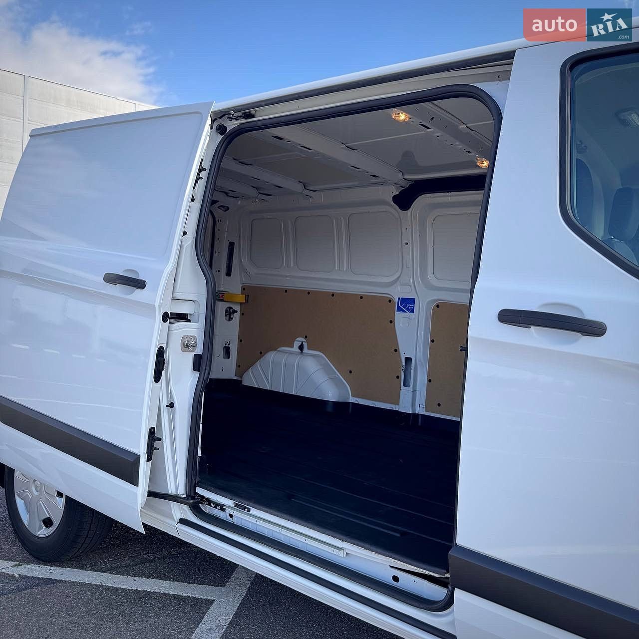 Ford Transit Custom 2021 VIN WF0YXXTTGYMK06103 фото оголошення 36 з 51