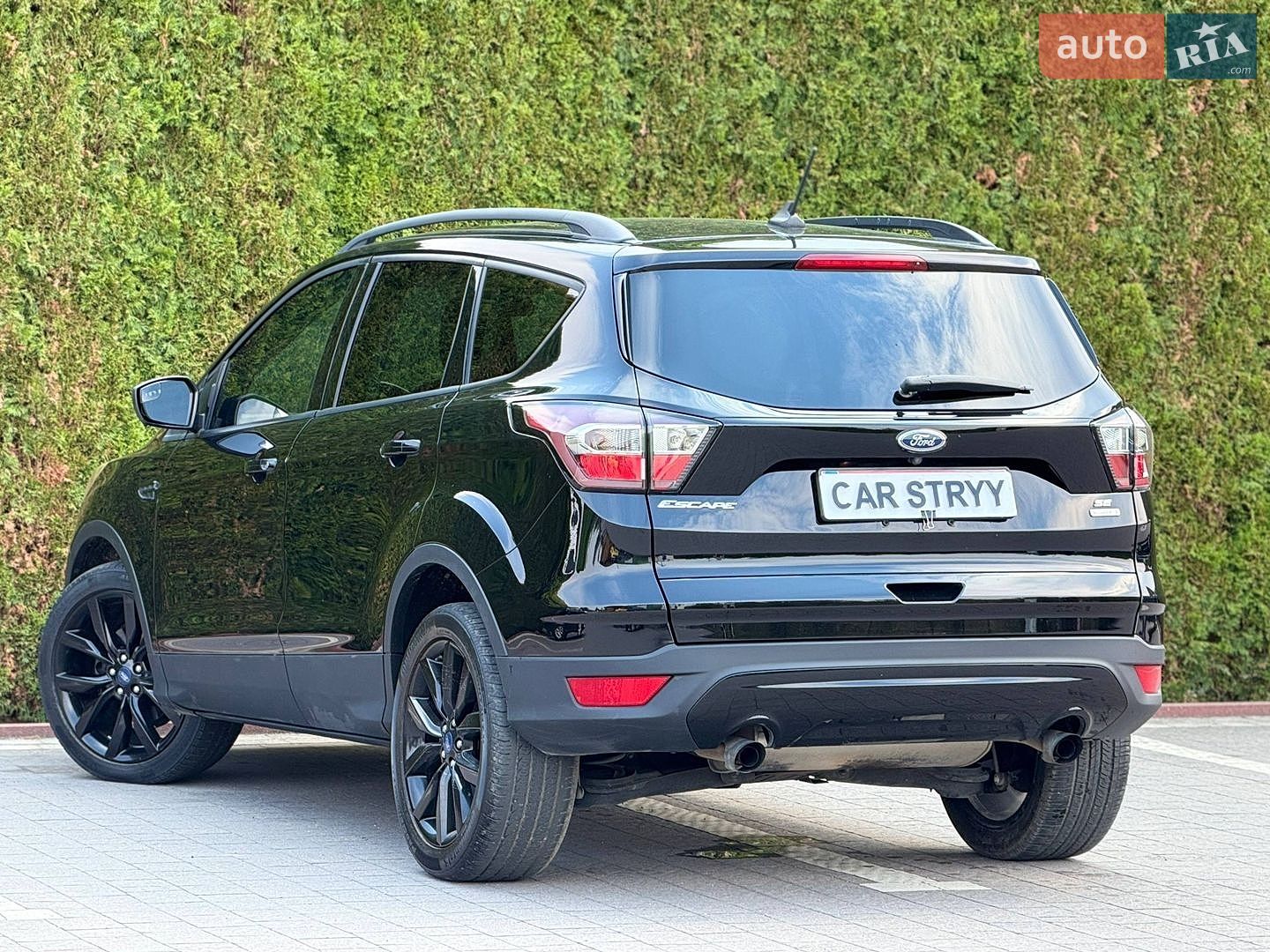 Ford Escape 2018 VIN 1FMCU0GD4JUB35353 фото оголошення 3 з 54