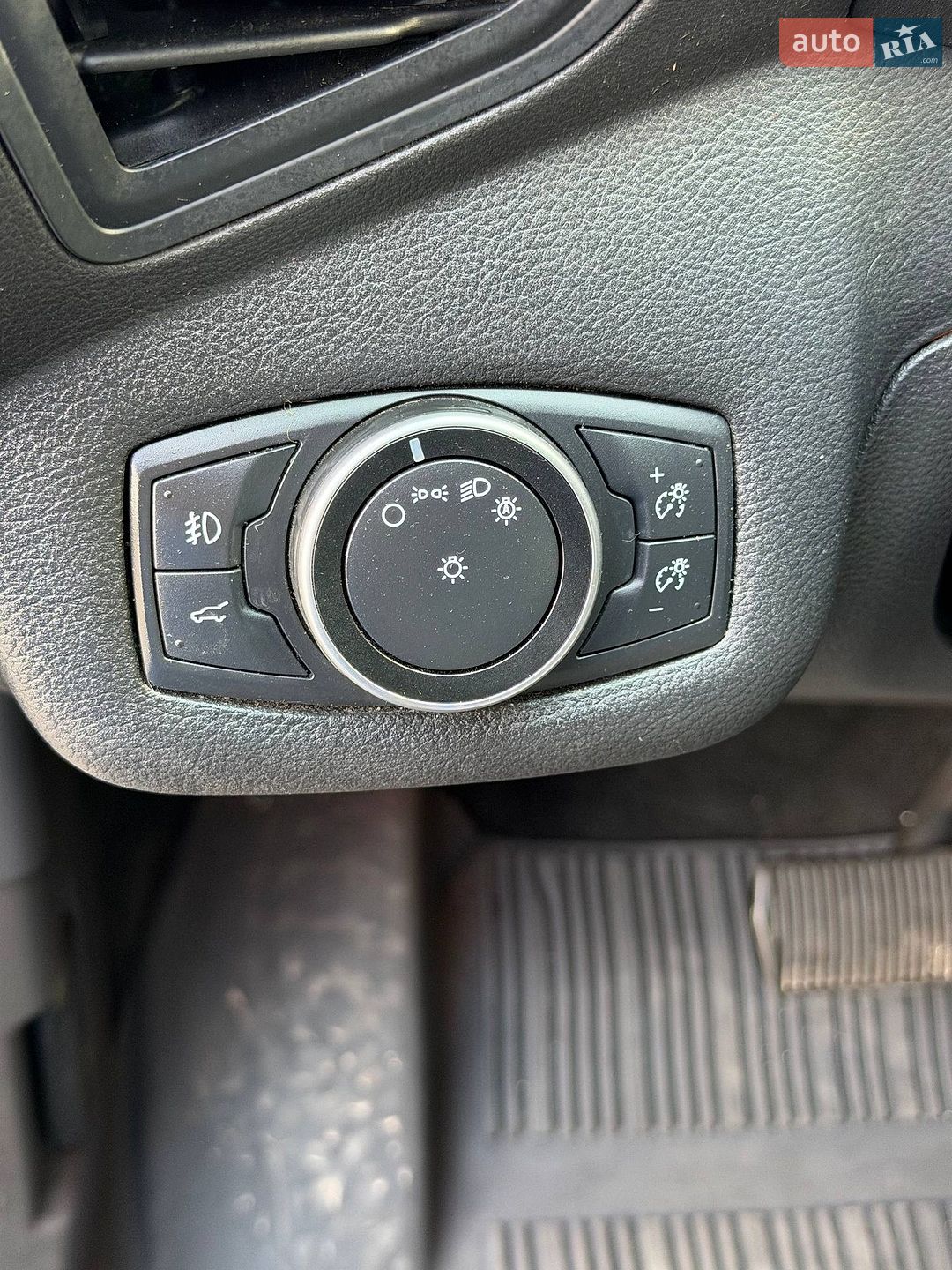 Ford Escape 2018 VIN 1FMCU0GD4JUB35353 фото оголошення 29 з 54