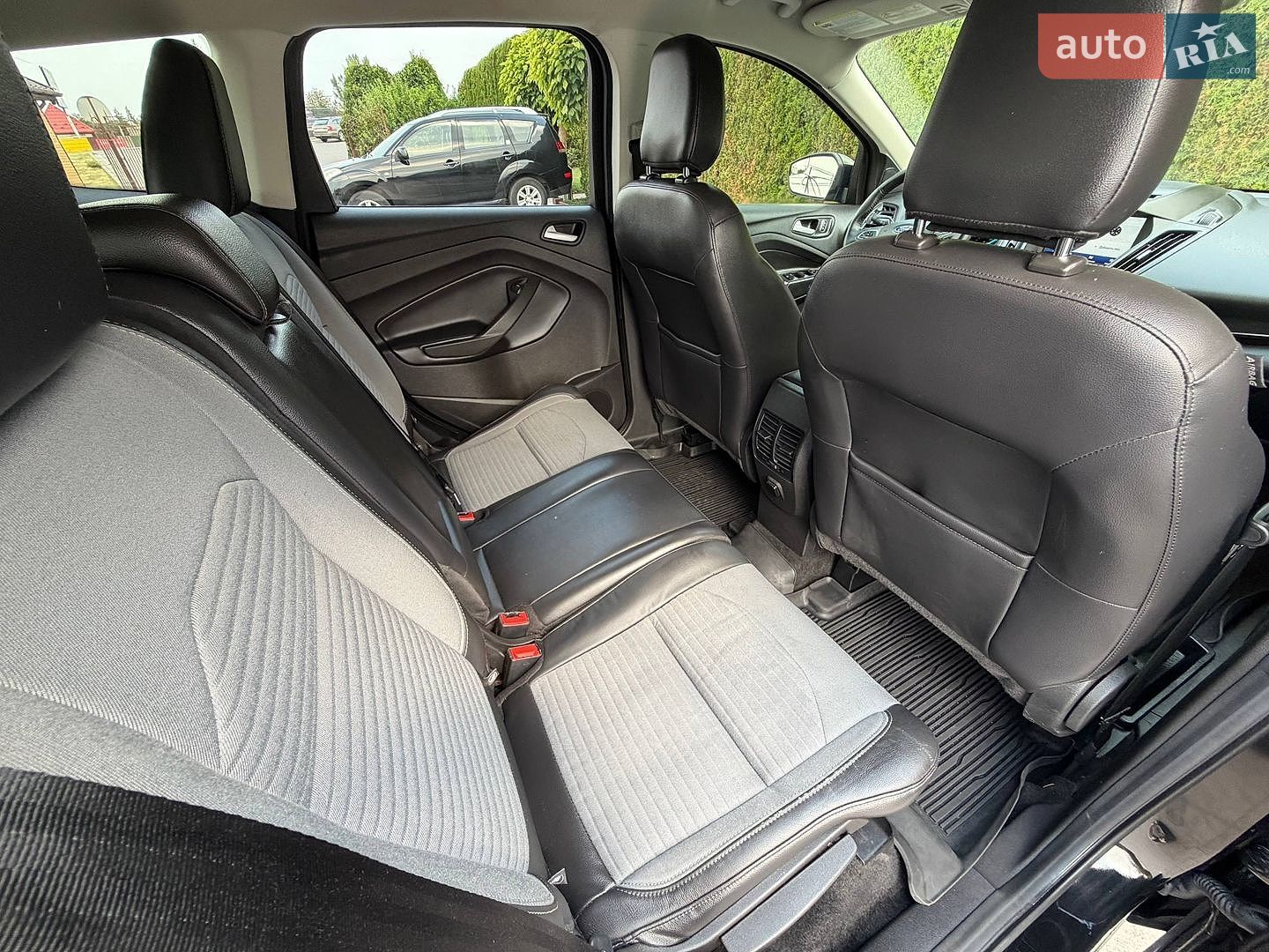 Ford Escape 2018 VIN 1FMCU0GD4JUB35353 фото оголошення 42 з 54