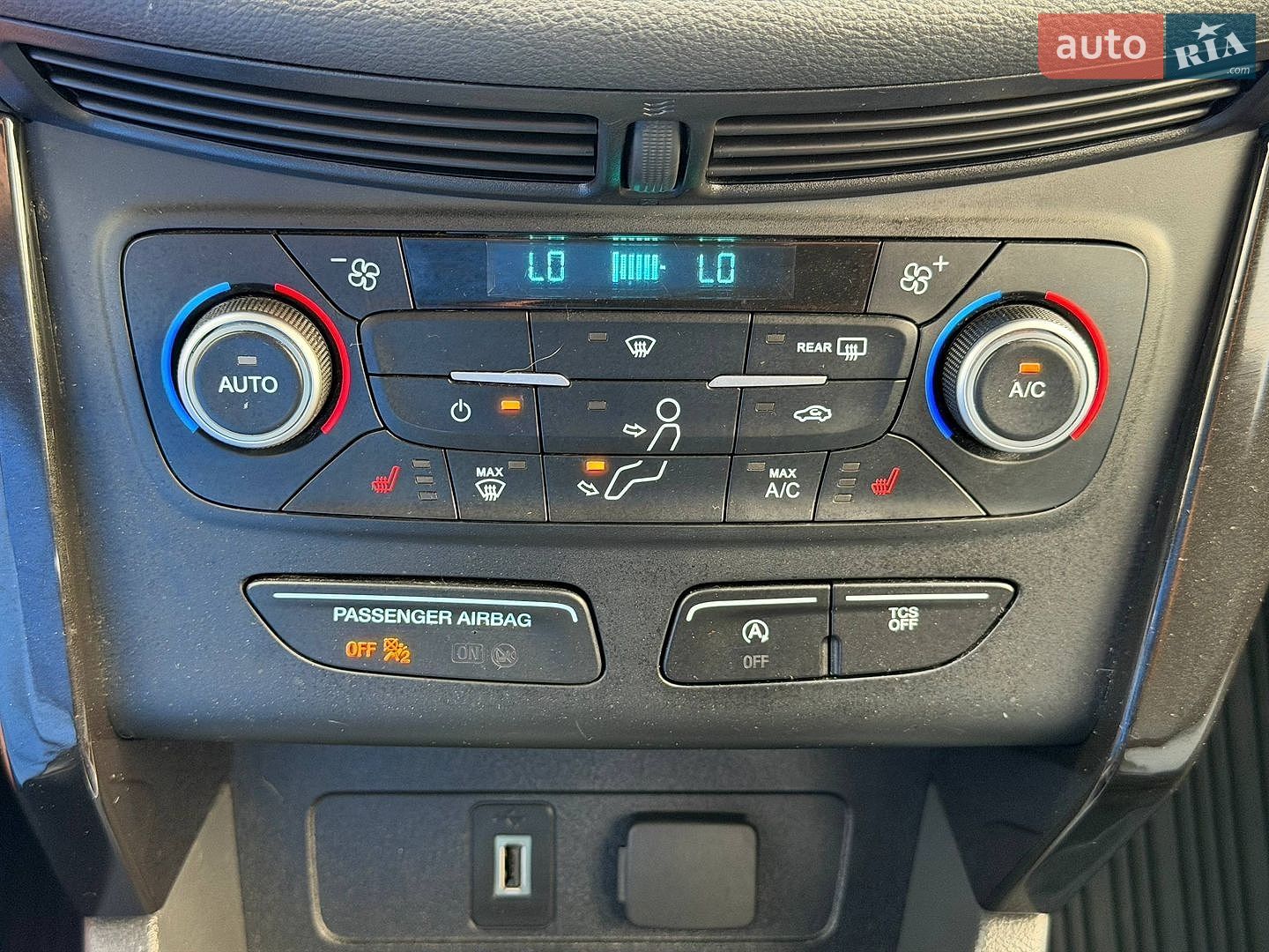 Ford Escape 2018 VIN 1FMCU0GD4JUB35353 фото оголошення 52 з 54