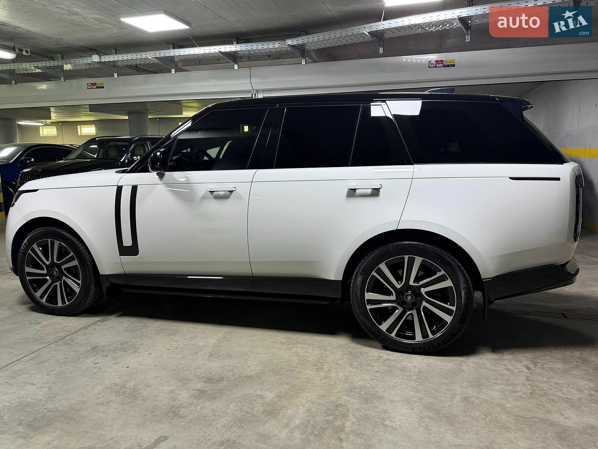 Land Rover Range Rover 2023 VIN SALKP9E73PA078154 фото оголошення 18 з 114