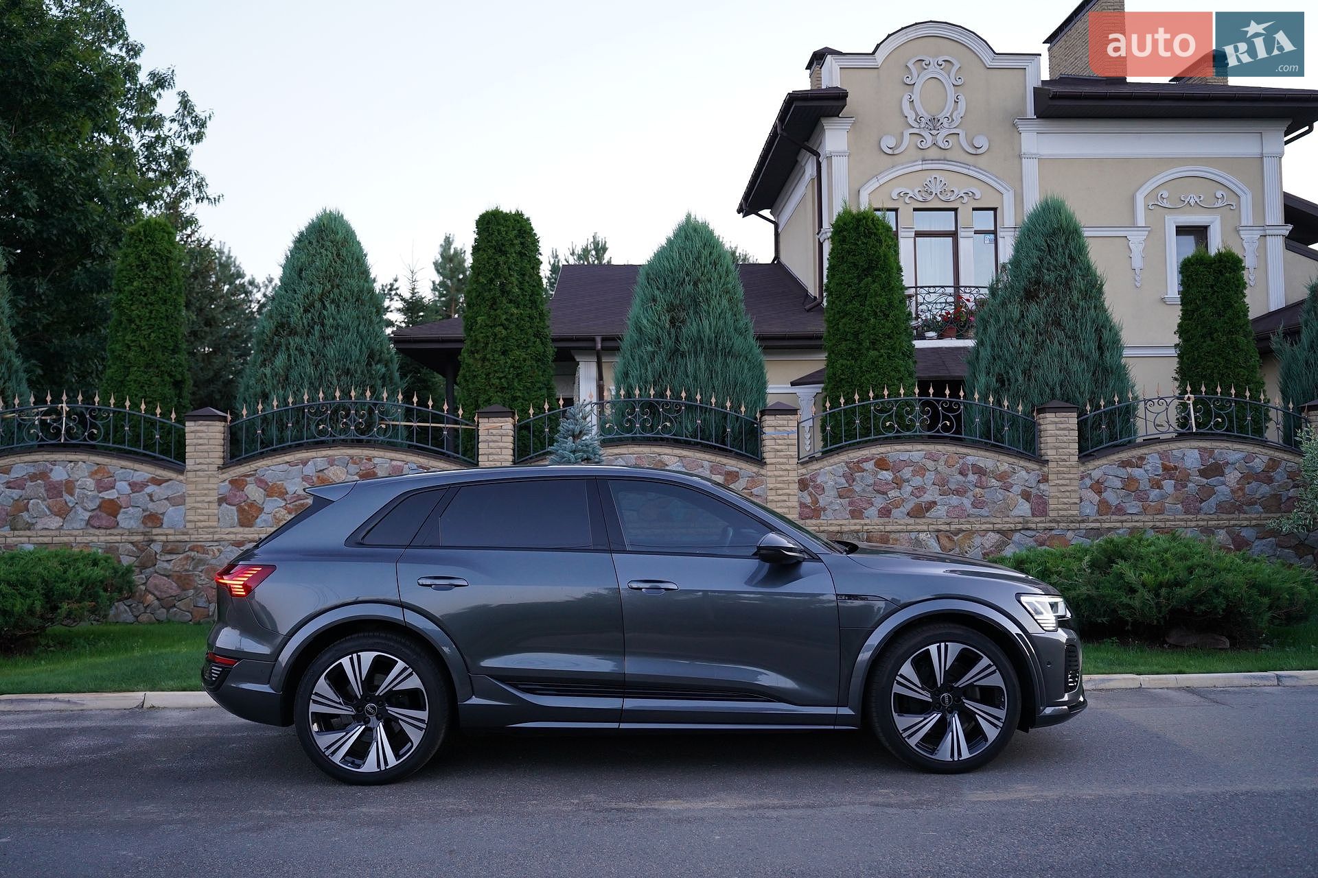 Audi SQ8 e-tron 2023 VIN WAUZZZGE7RB034437 фото оголошення 8 з 42