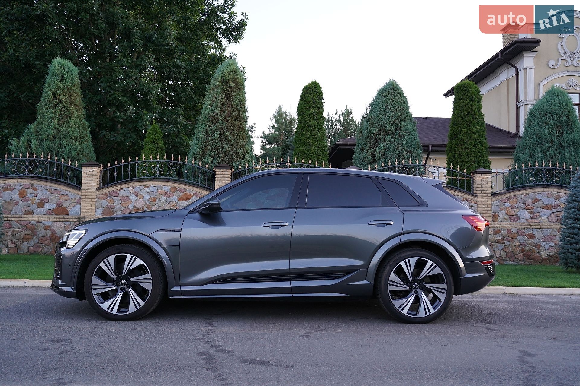 Audi SQ8 e-tron 2023 VIN WAUZZZGE7RB034437 фото оголошення 15 з 42