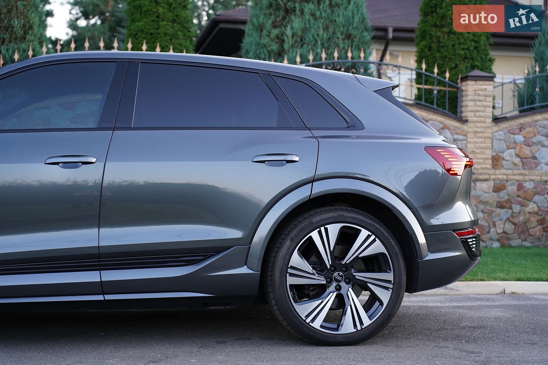Audi SQ8 e-tron 2023 VIN WAUZZZGE7RB034437 фото оголошення 17 з 42