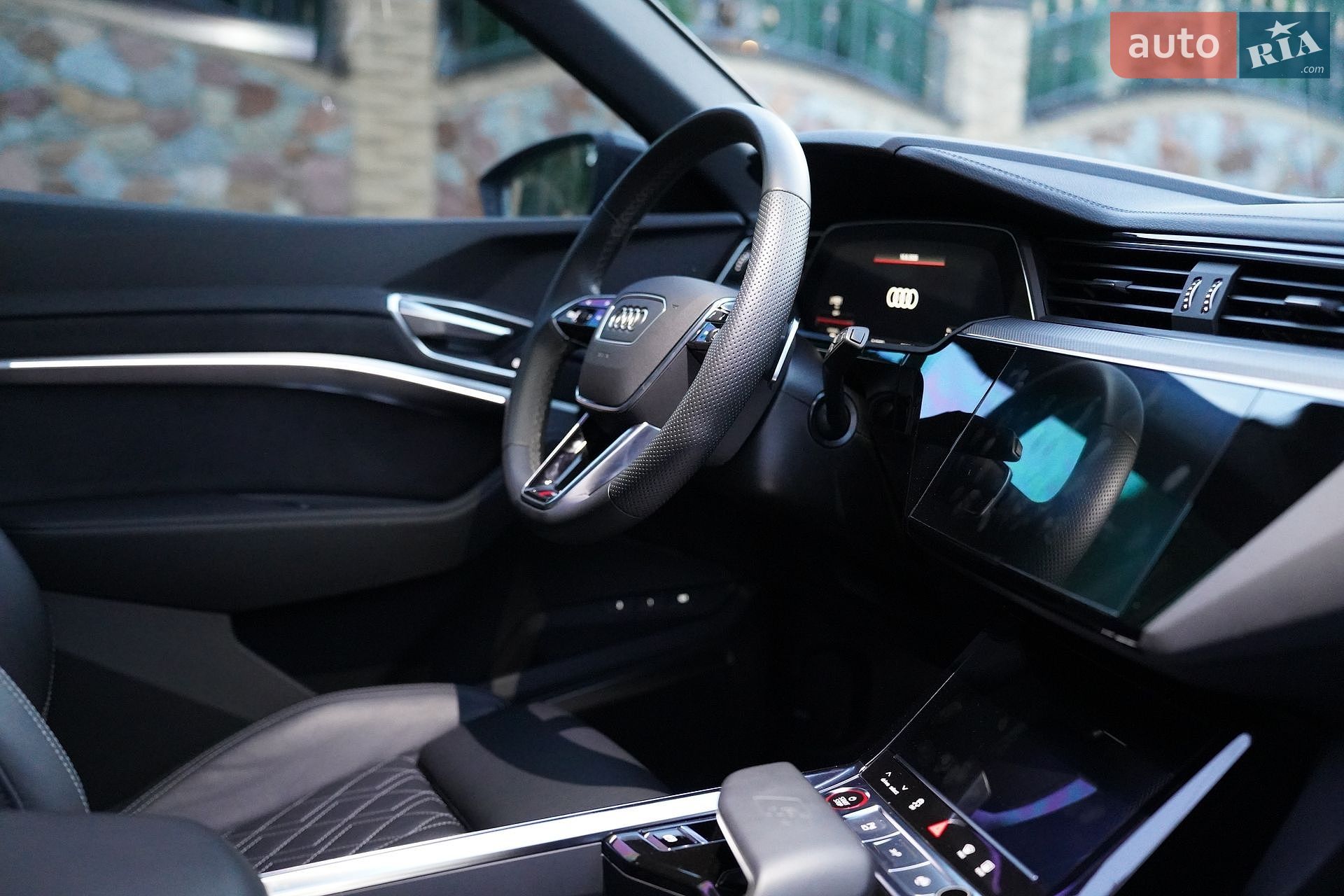 Audi SQ8 e-tron 2023 VIN WAUZZZGE7RB034437 фото оголошення 25 з 42