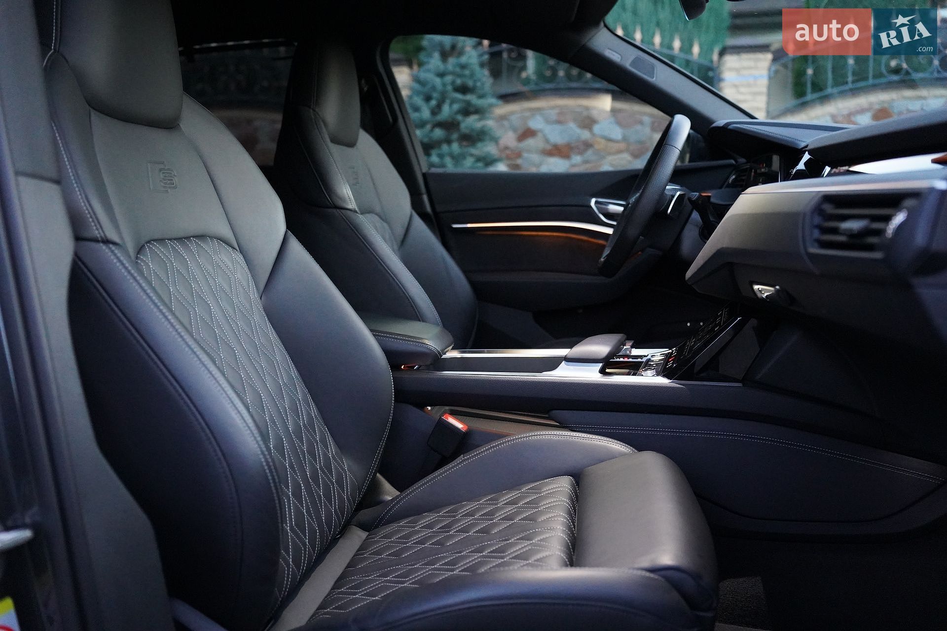 Audi SQ8 e-tron 2023 VIN WAUZZZGE7RB034437 фото оголошення 32 з 42