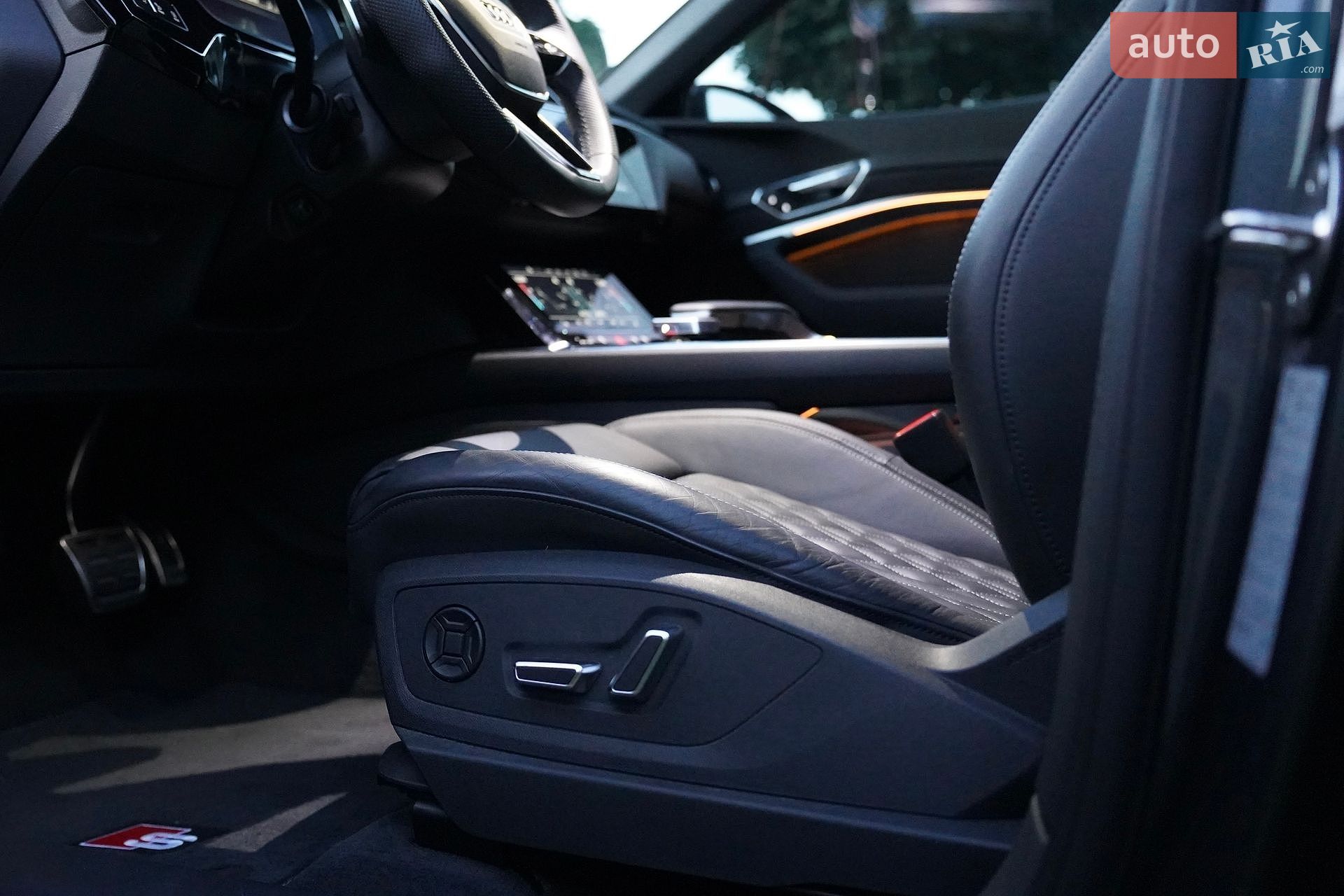 Audi SQ8 e-tron 2023 VIN WAUZZZGE7RB034437 фото оголошення 26 з 42