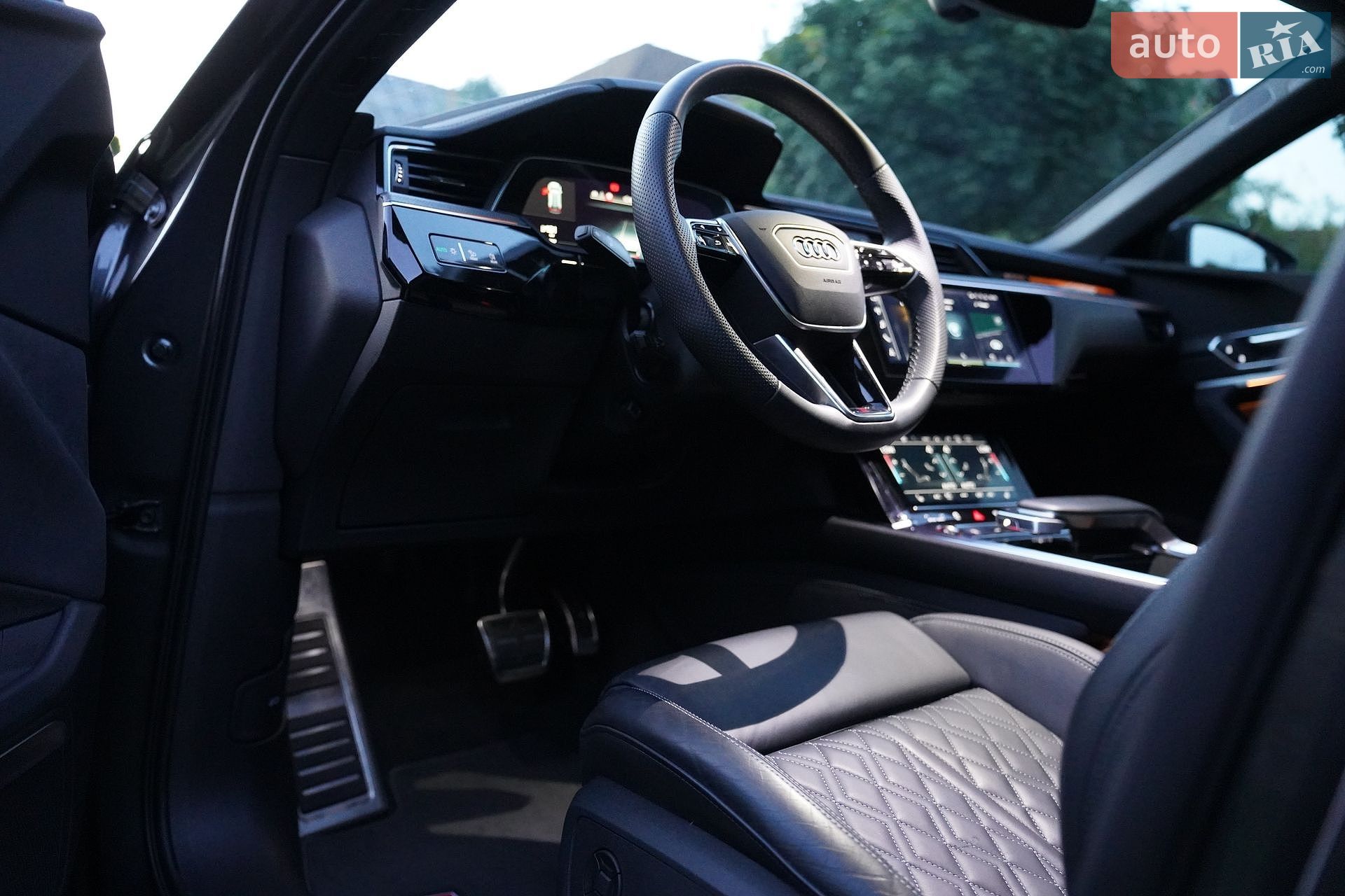 Audi SQ8 e-tron 2023 VIN WAUZZZGE7RB034437 фото оголошення 27 з 42