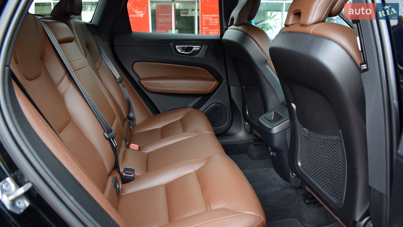 Volvo XC60 2018 VIN YV1UZA8UDK1197982 фото оголошення 7 з 32