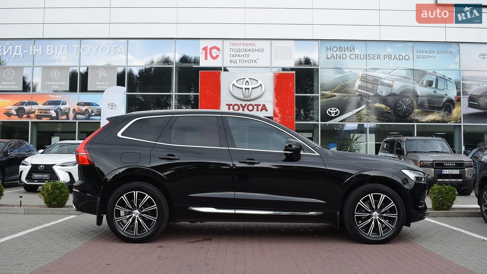 Volvo XC60 2018 VIN YV1UZA8UDK1197982 фото оголошення 18 з 32