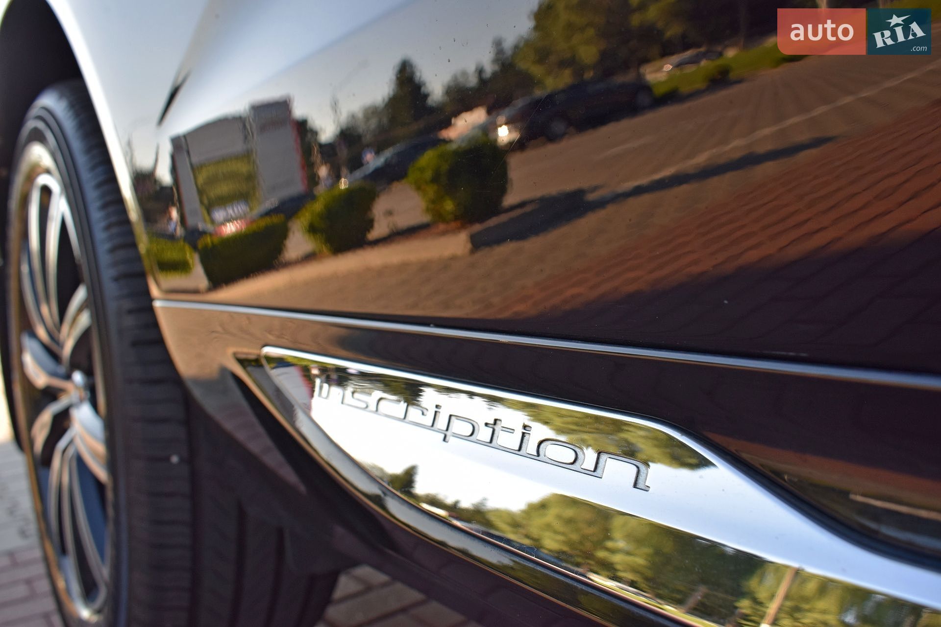 Volvo XC60 2018 VIN YV1UZA8UDK1197982 фото оголошення 31 з 32