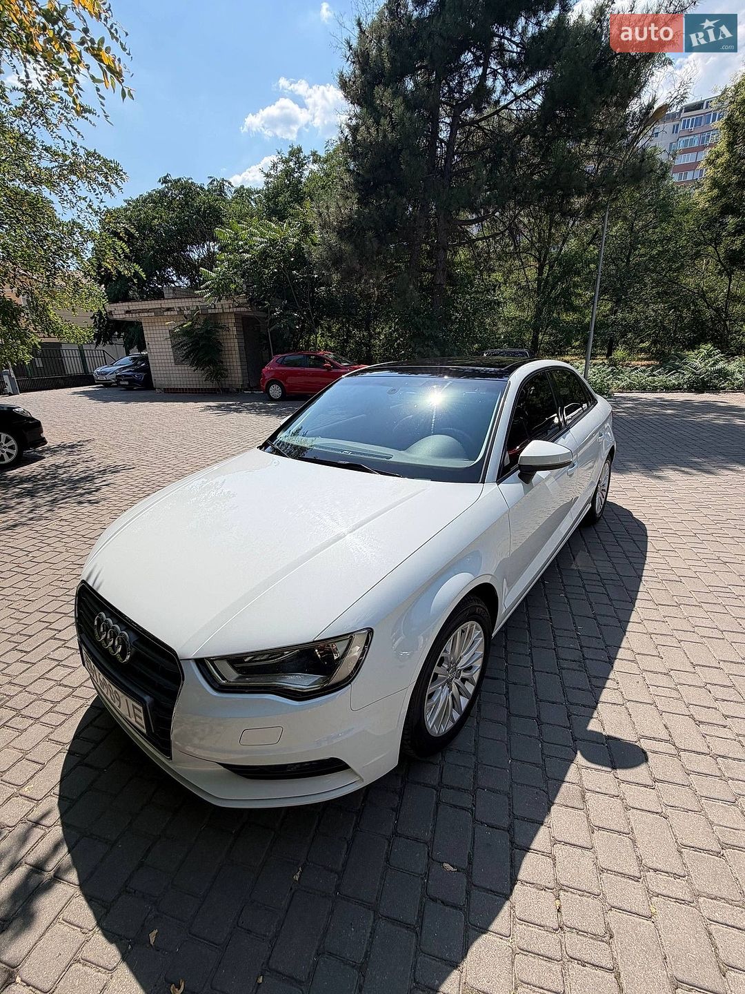 Audi A3 2016 VIN WAUZZZ8V0H1002450 фото оголошення 13 з 14