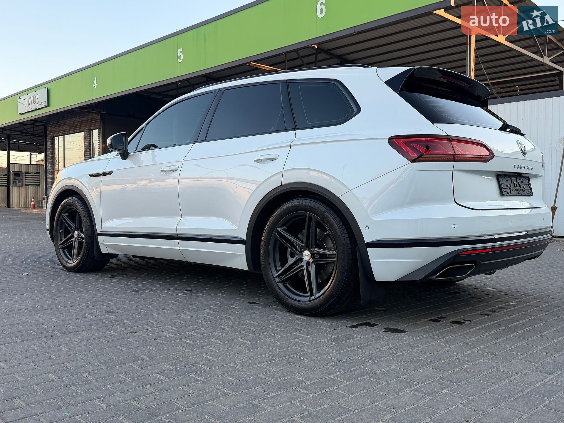 Volkswagen Touareg 2022 VIN WVGZZZCR7PD003598 фото оголошення 8 з 30