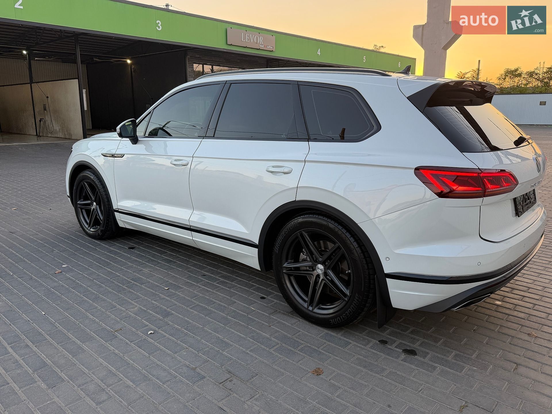 Volkswagen Touareg 2022 VIN WVGZZZCR7PD003598 фото оголошення 10 з 30
