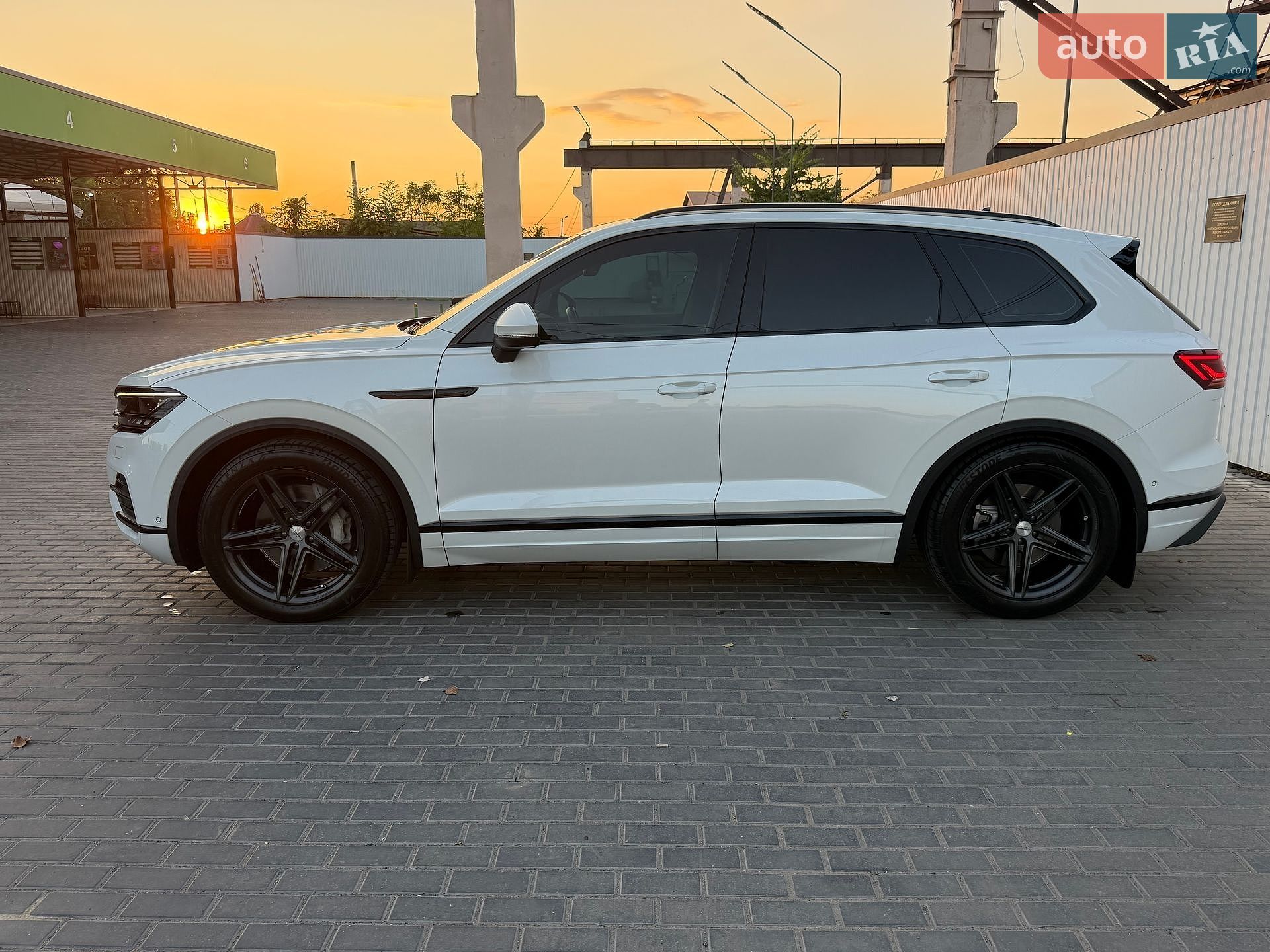 Volkswagen Touareg 2022 VIN WVGZZZCR7PD003598 фото оголошення 15 з 30