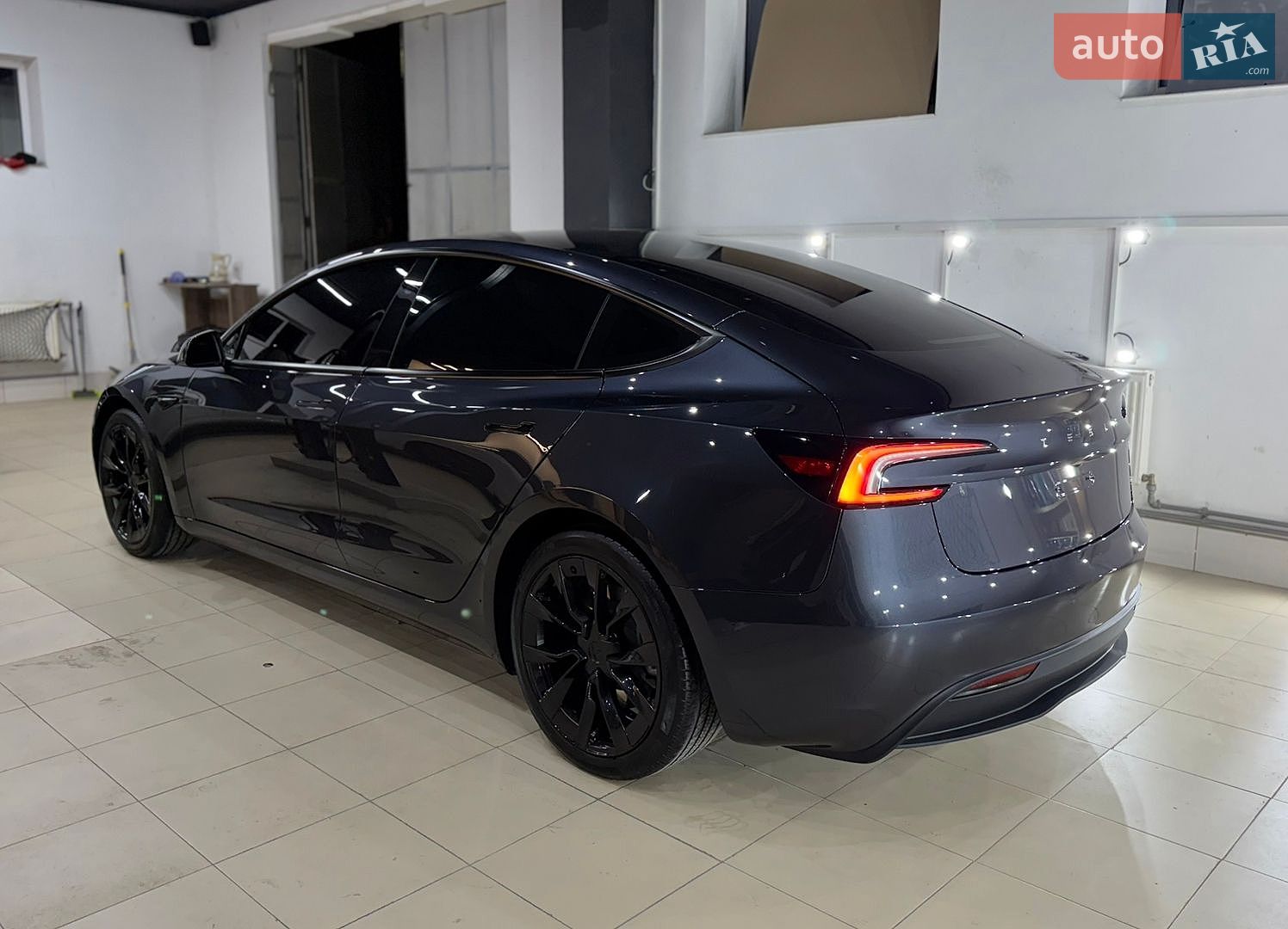 Tesla Model 3 2024 VIN 5YJ3E1EA1RF740841 фото оголошення 32 з 50