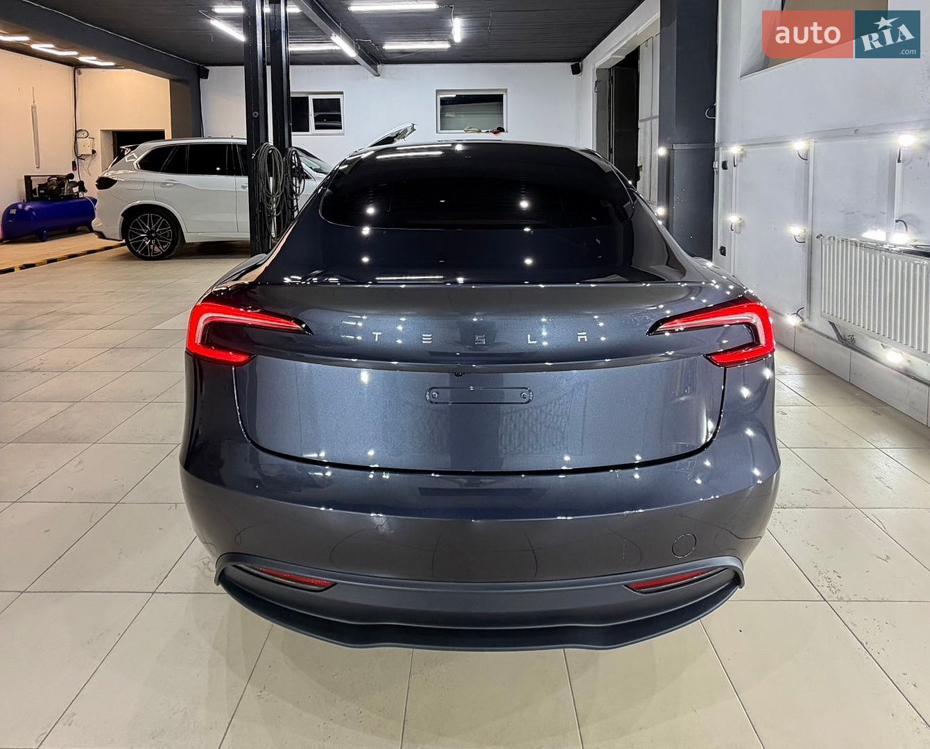 Tesla Model 3 2024 VIN 5YJ3E1EA1RF740841 фото оголошення 31 з 50