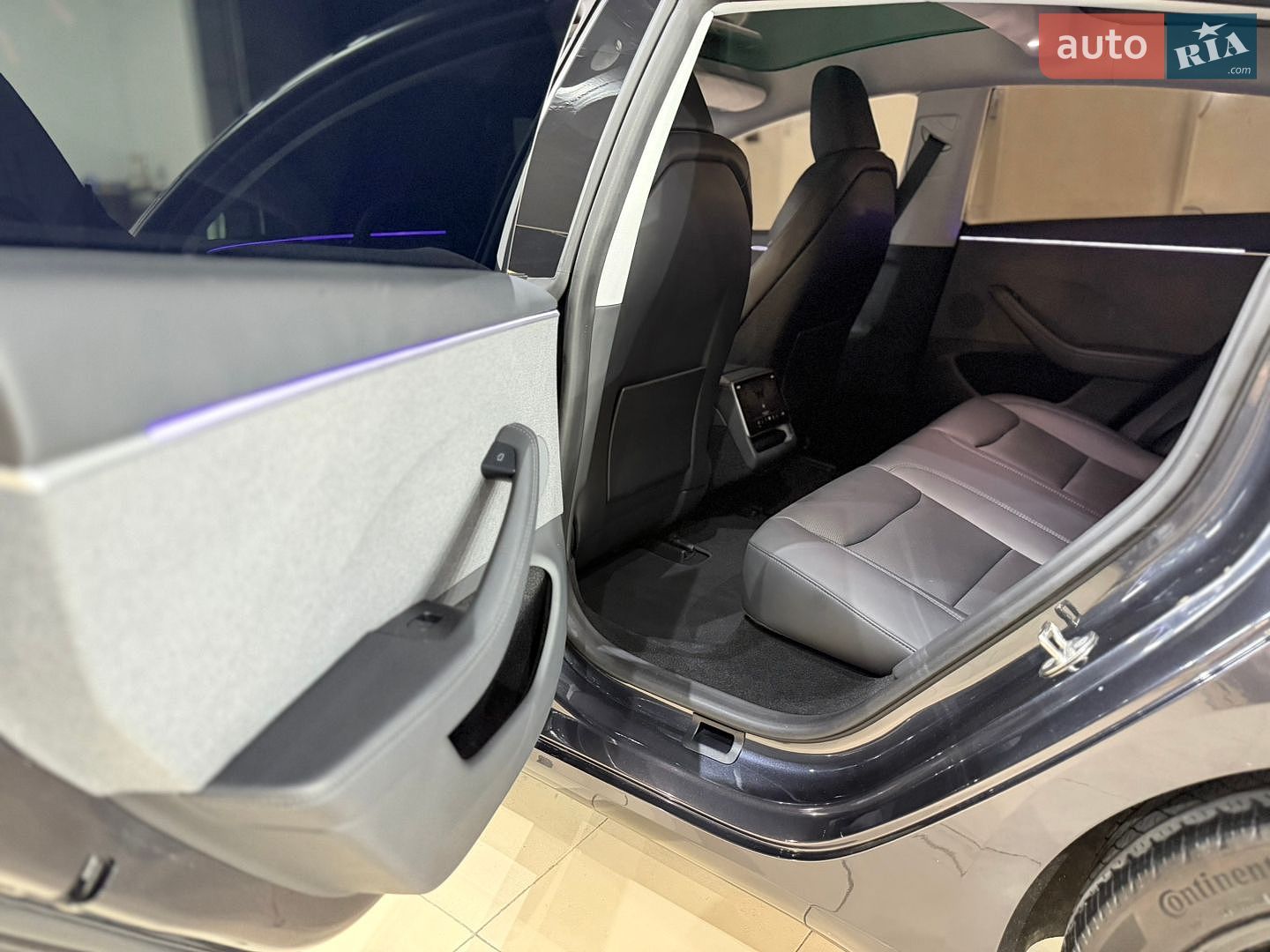Tesla Model 3 2024 VIN 5YJ3E1EA1RF740841 фото оголошення 44 з 50