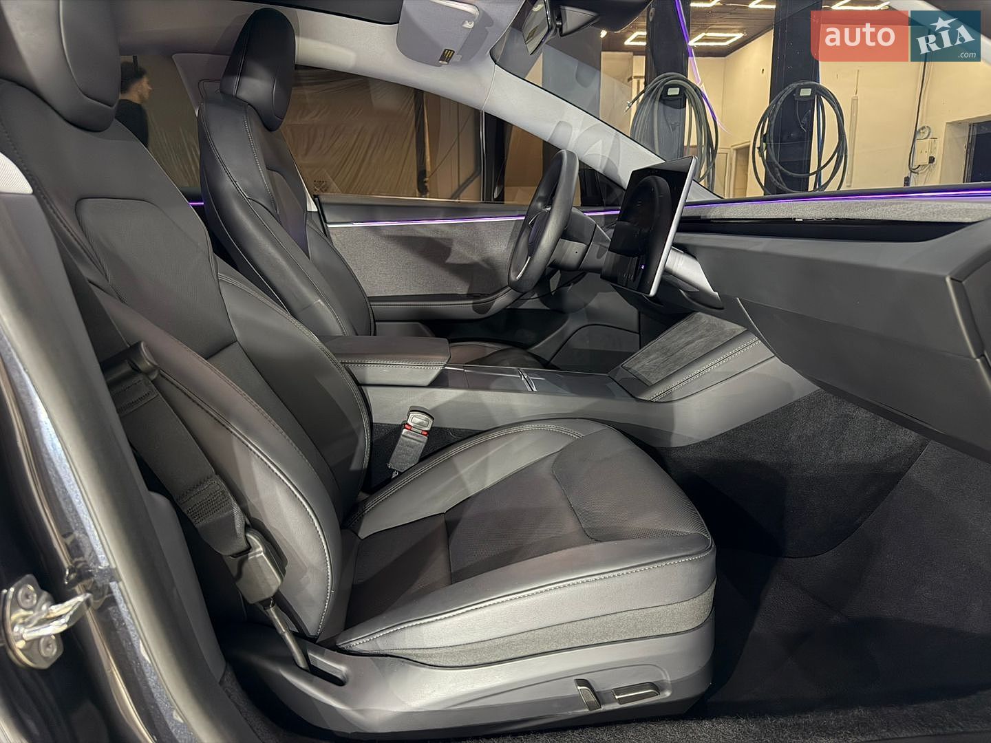 Tesla Model 3 2024 VIN 5YJ3E1EA1RF740841 фото оголошення 41 з 50