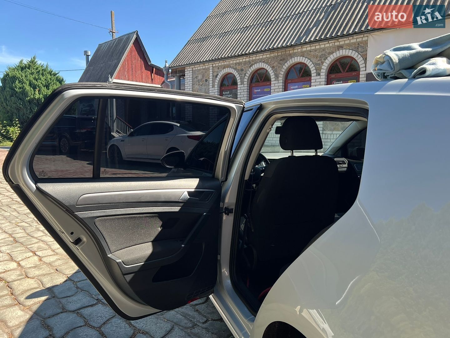 Volkswagen e-Golf 2017 VIN WVWKR7AU5HW953594 фото оголошення 16 з 24
