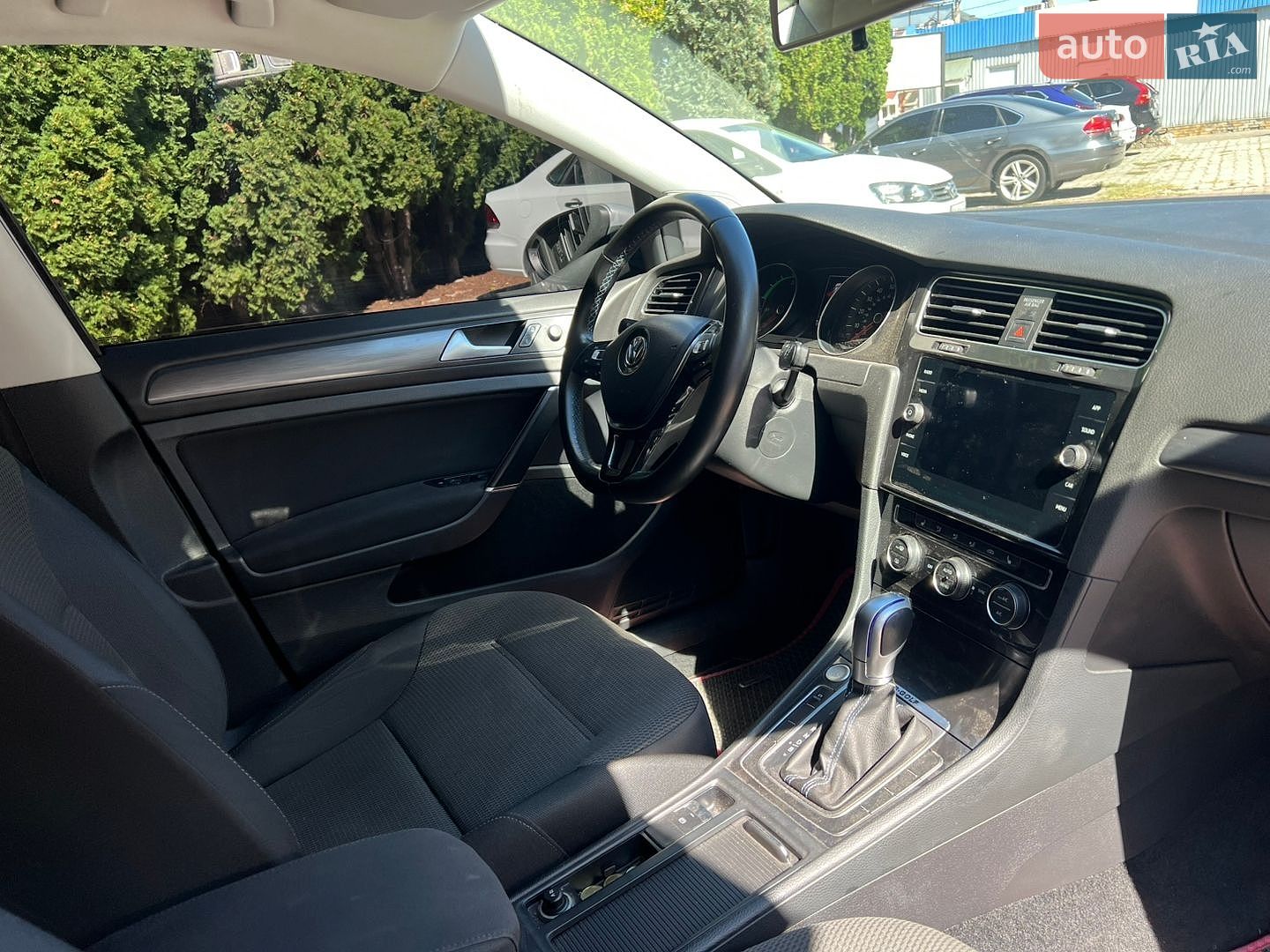 Volkswagen e-Golf 2017 VIN WVWKR7AU5HW953594 фото оголошення 22 з 24
